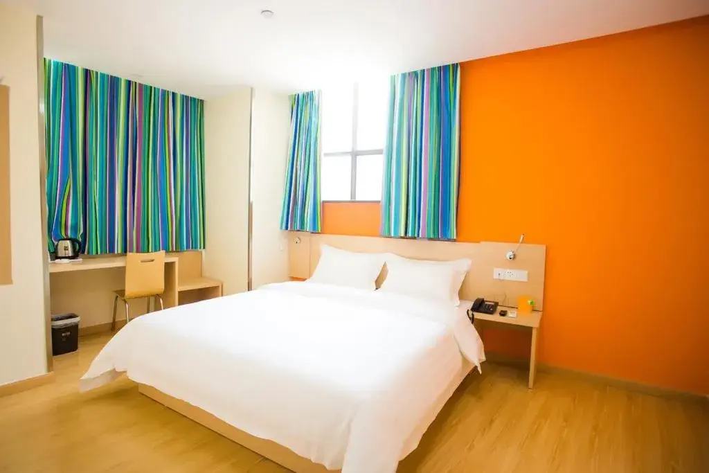 Bed in 7 Days Inn Kunshan South Railway Station Renmin South Road Branch Bed in 7 Days Inn Kunshan South Railway Station Renmin South Road Branch