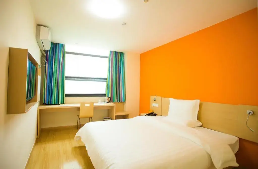 Bed in 7 Days Inn Kunshan South Railway Station Renmin South Road Branch Bed in 7 Days Inn Kunshan South Railway Station Renmin South Road Branch