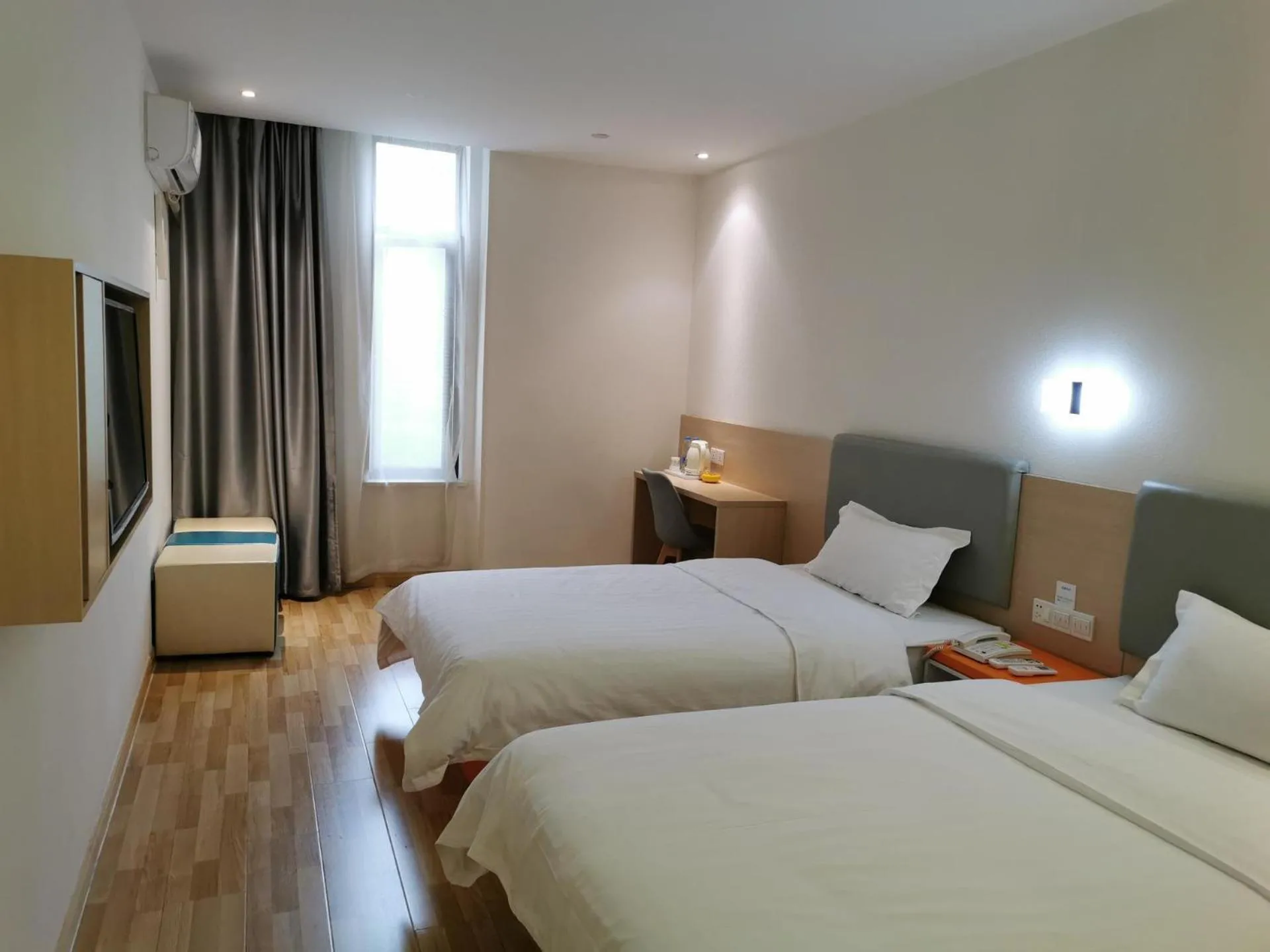 Bed in 7Days Inn Lu'an Wanda Plaza Branch