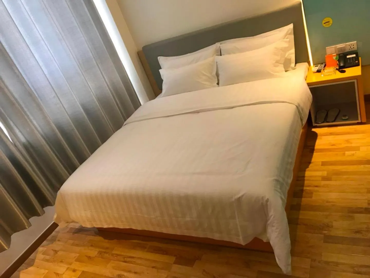 Bed in 7Days Inn Wuan Bus Station Branch