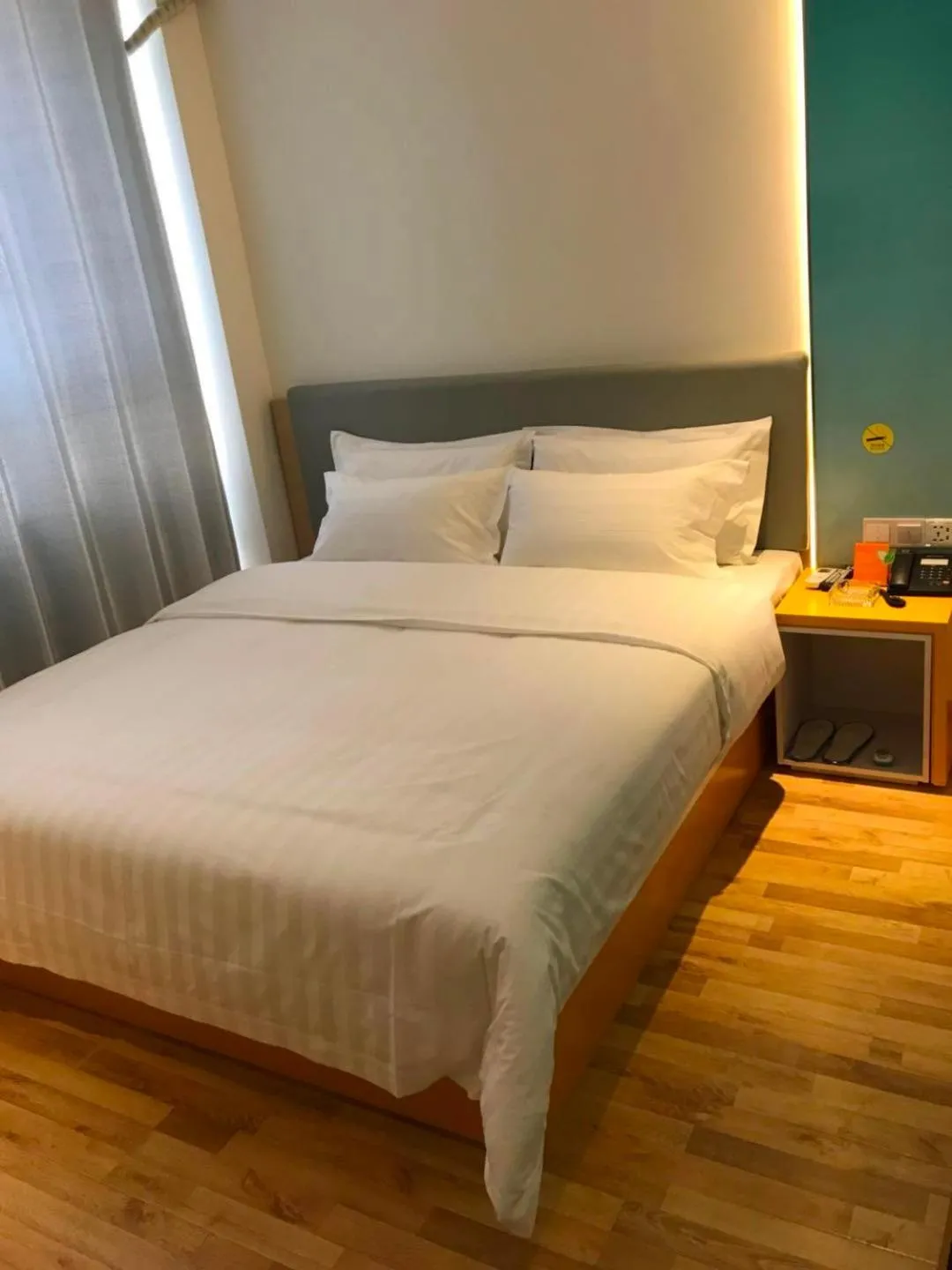 Bed in 7Days Inn Wuan Bus Station Branch