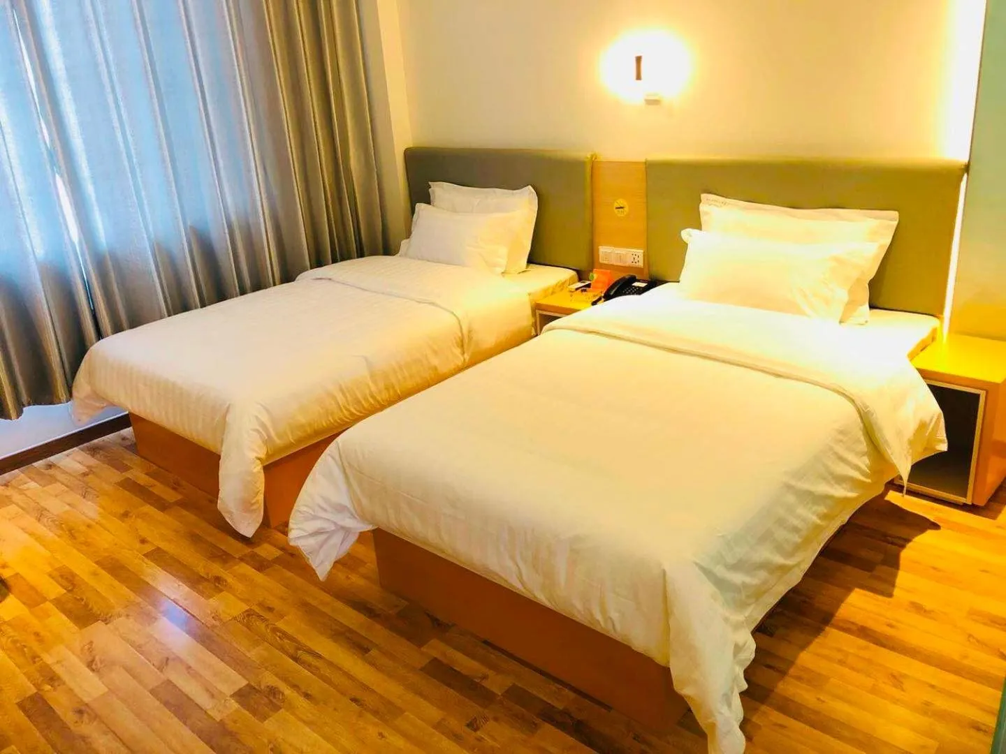 Bed in 7Days Inn Wuan Bus Station Branch