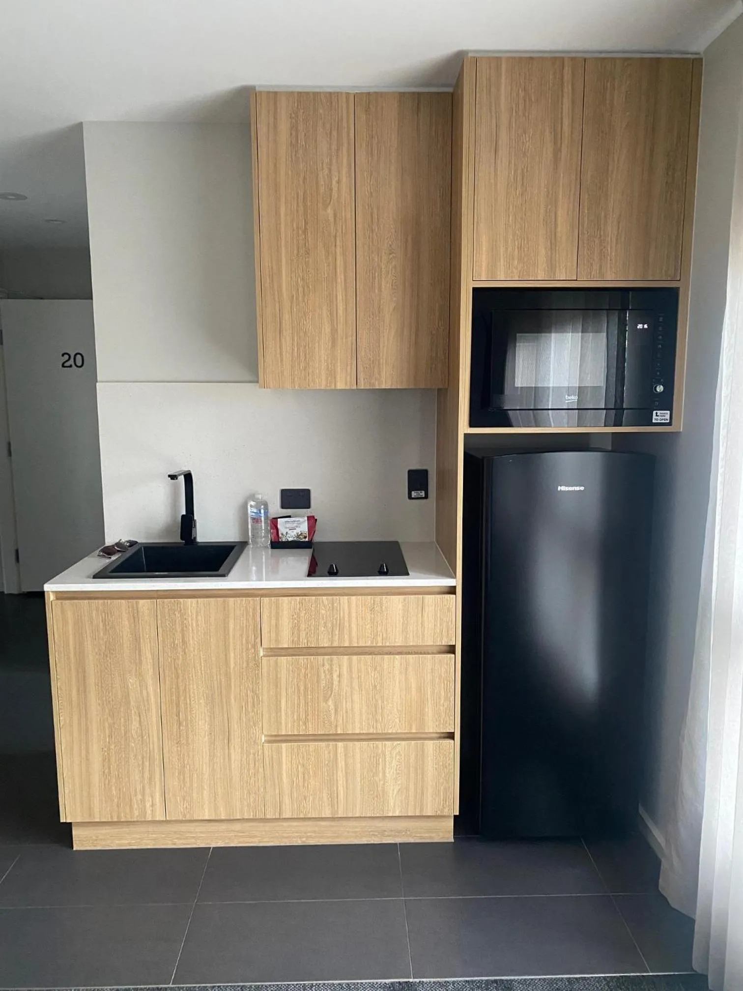 AVENUE MOTEL APARTMENTS