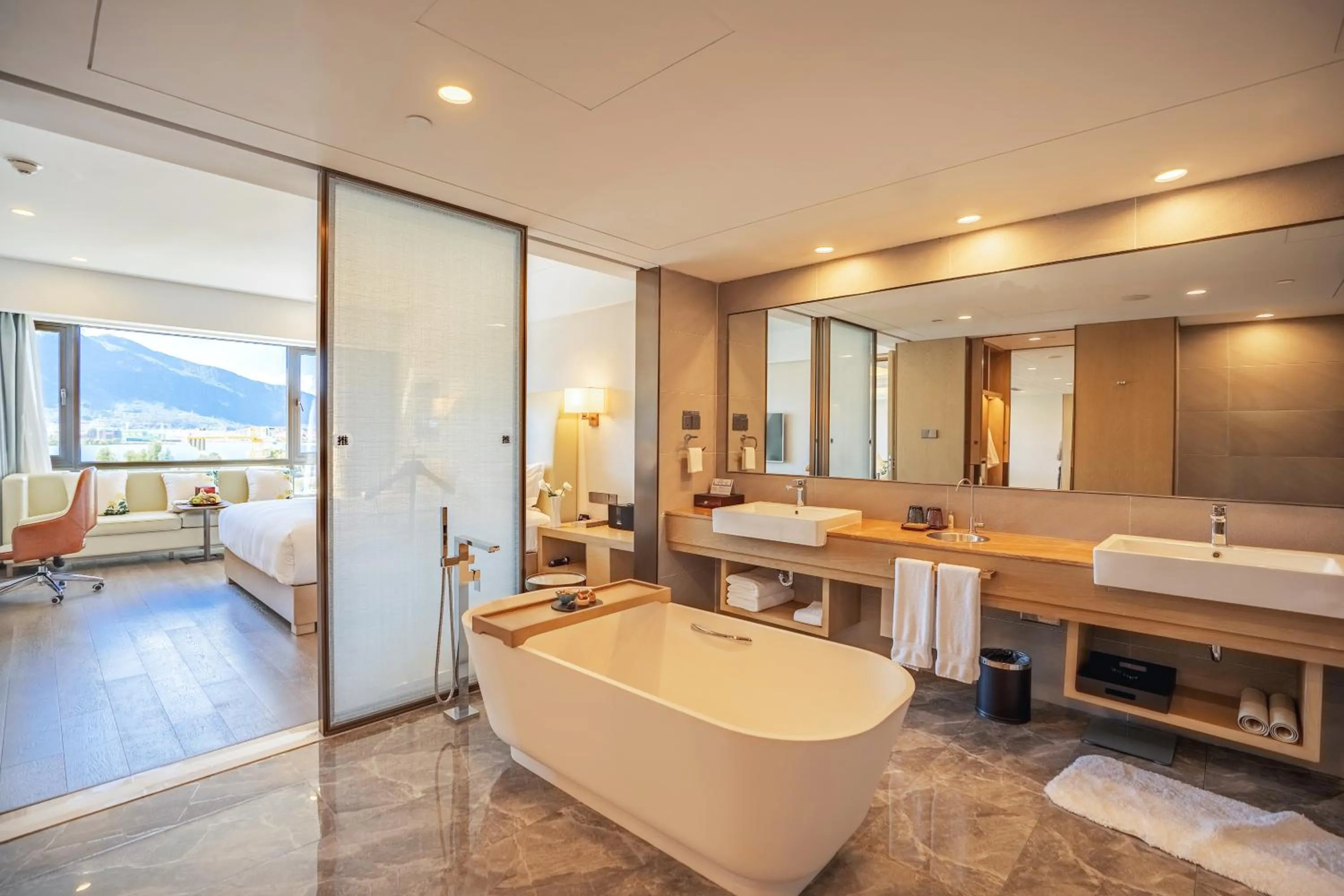 Bathroom in Hilton Lijiang