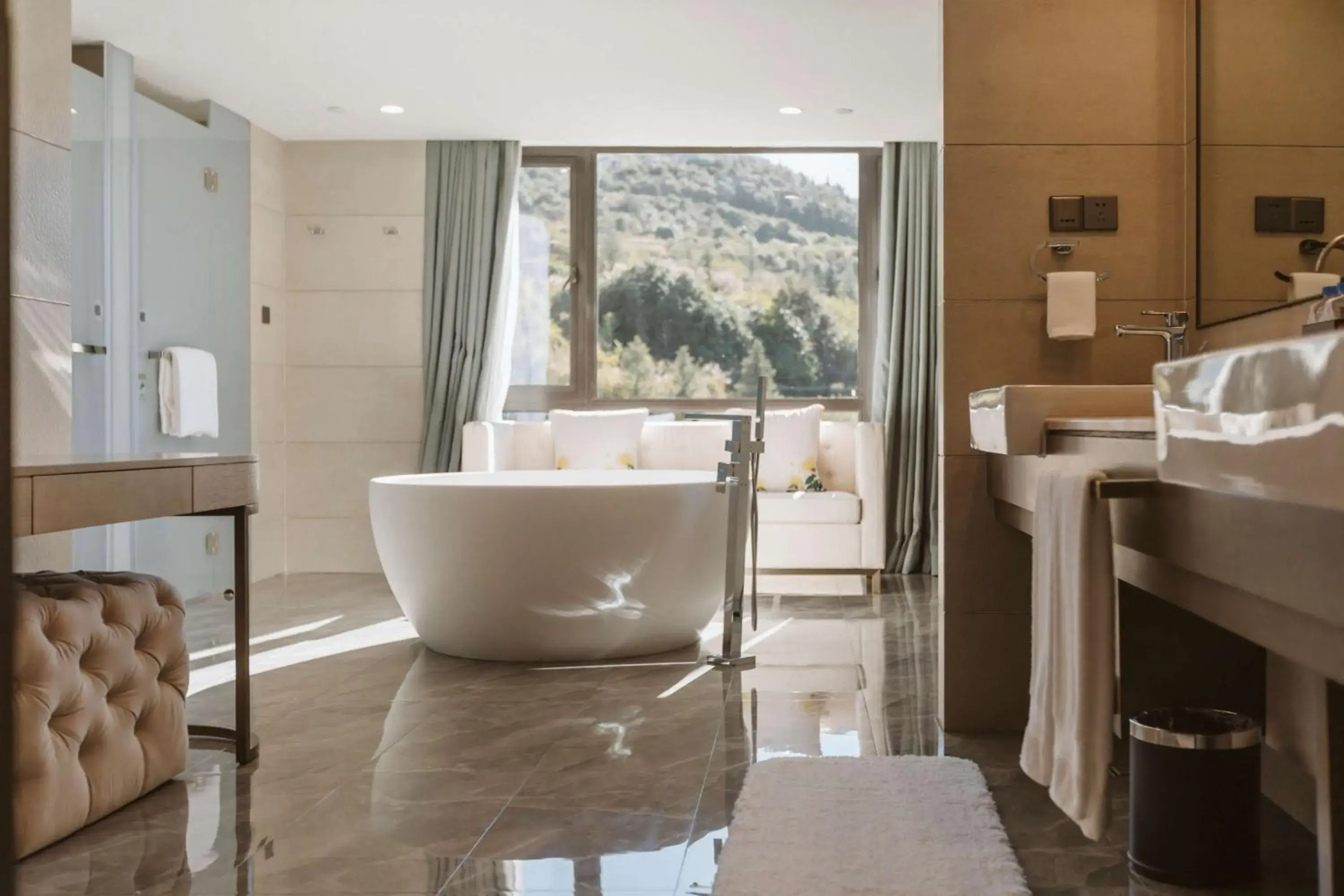 Bathroom in Hilton Lijiang Bathroom in Hilton Lijiang