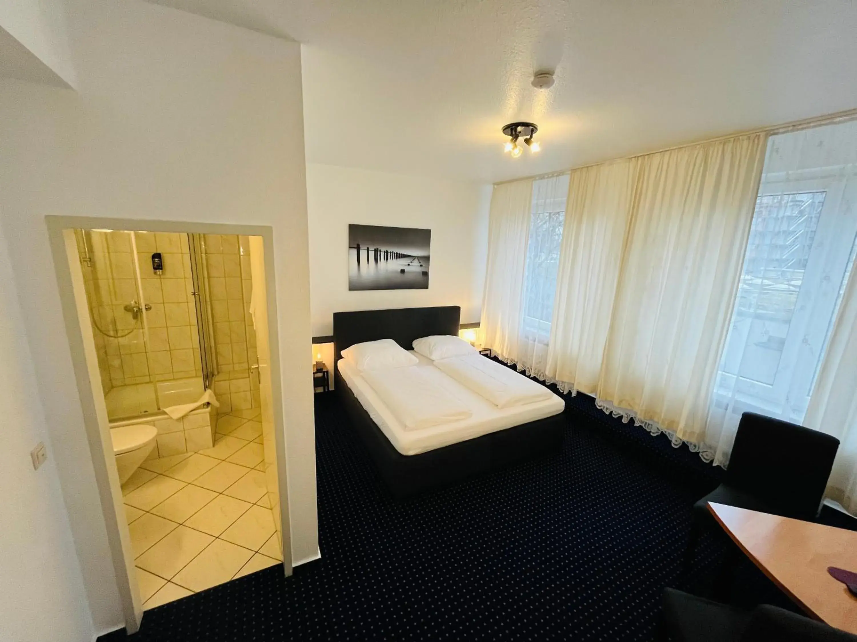 Twin Room - single occupancy in Hotel Schwarzer Bär Twin Room - single occupancy in Hotel Schwarzer Bär