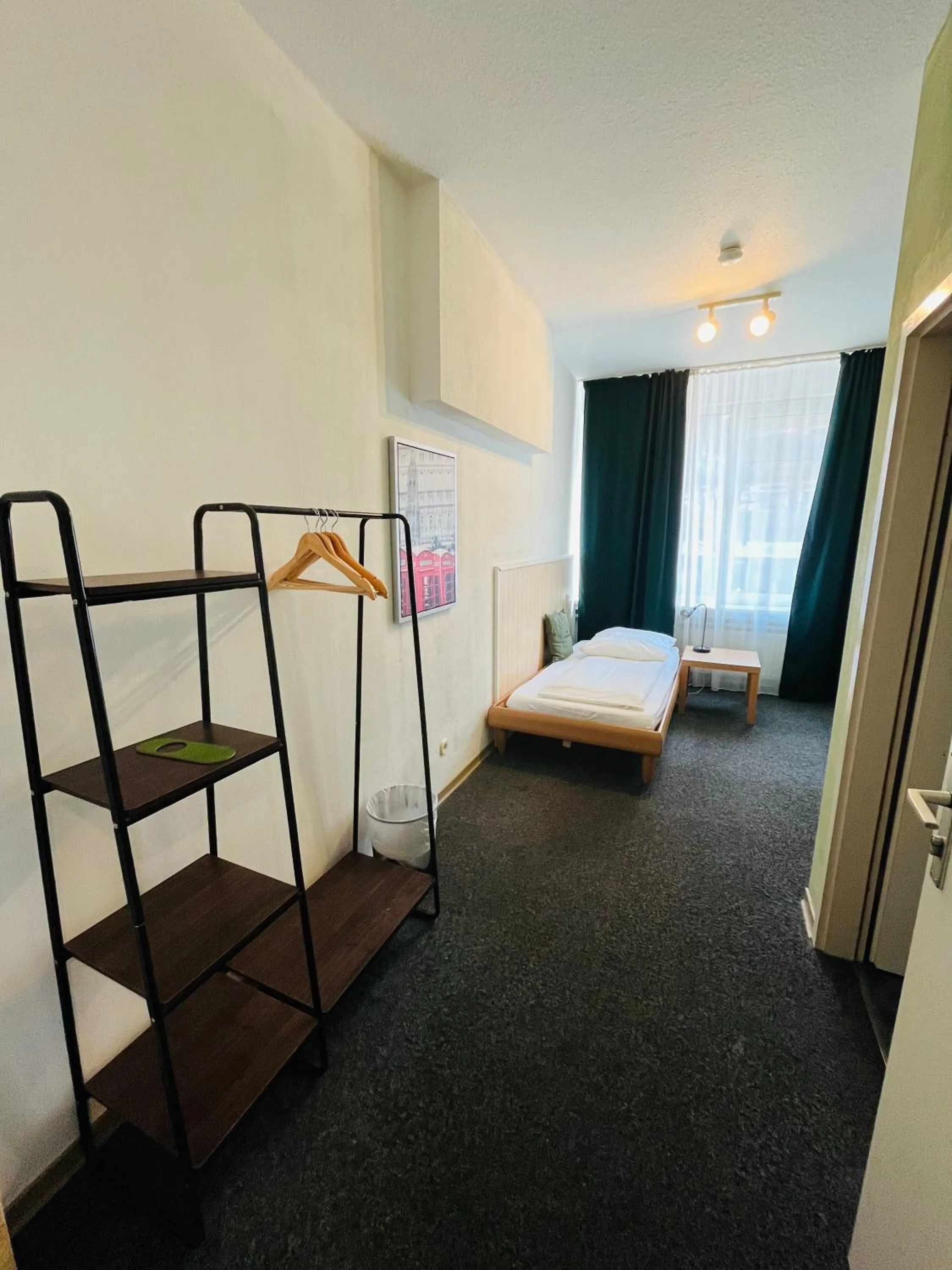 Bed in Hotel Schwarzer Bär