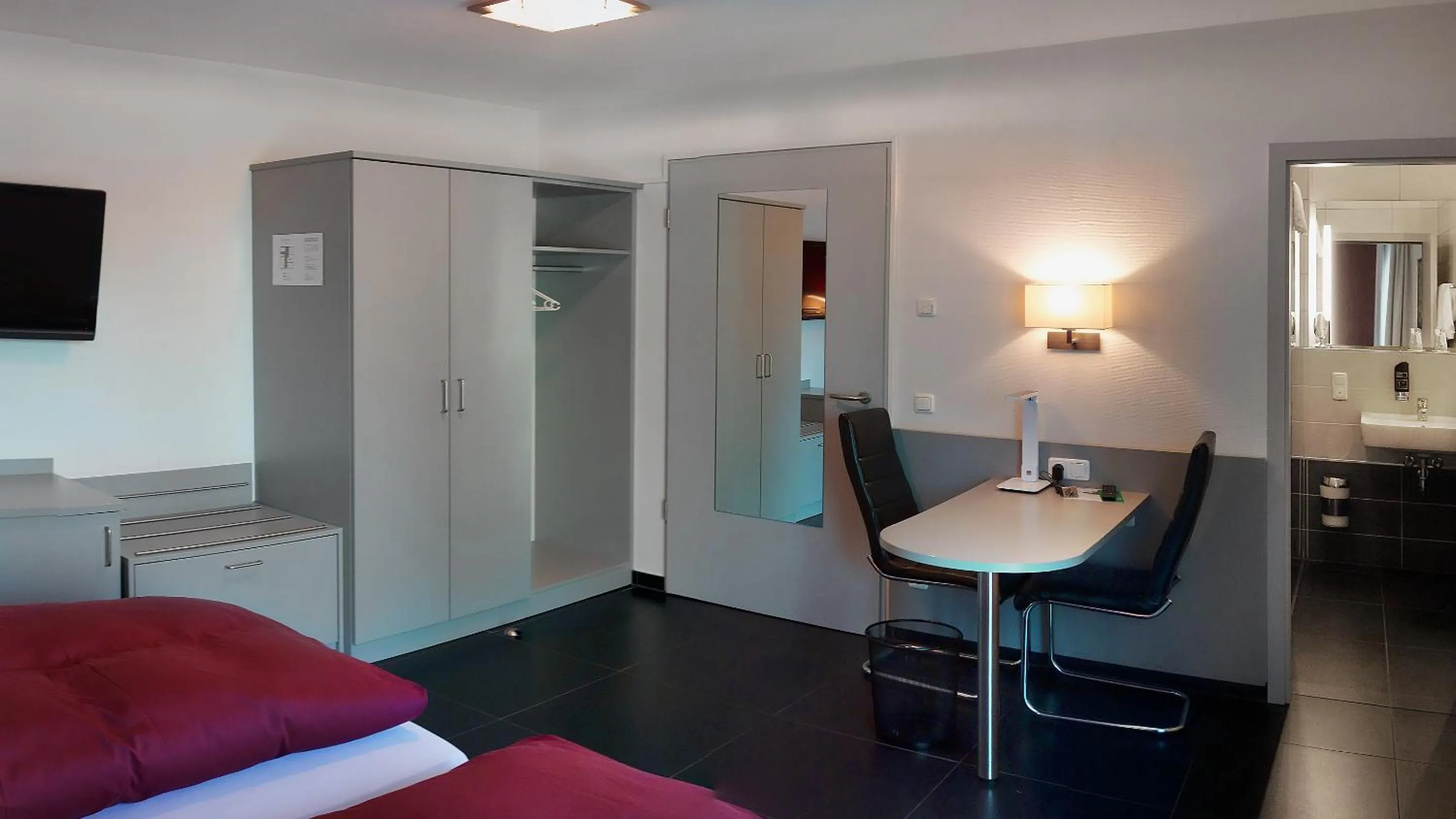 Bedroom, Bed in Hotel Zur Post