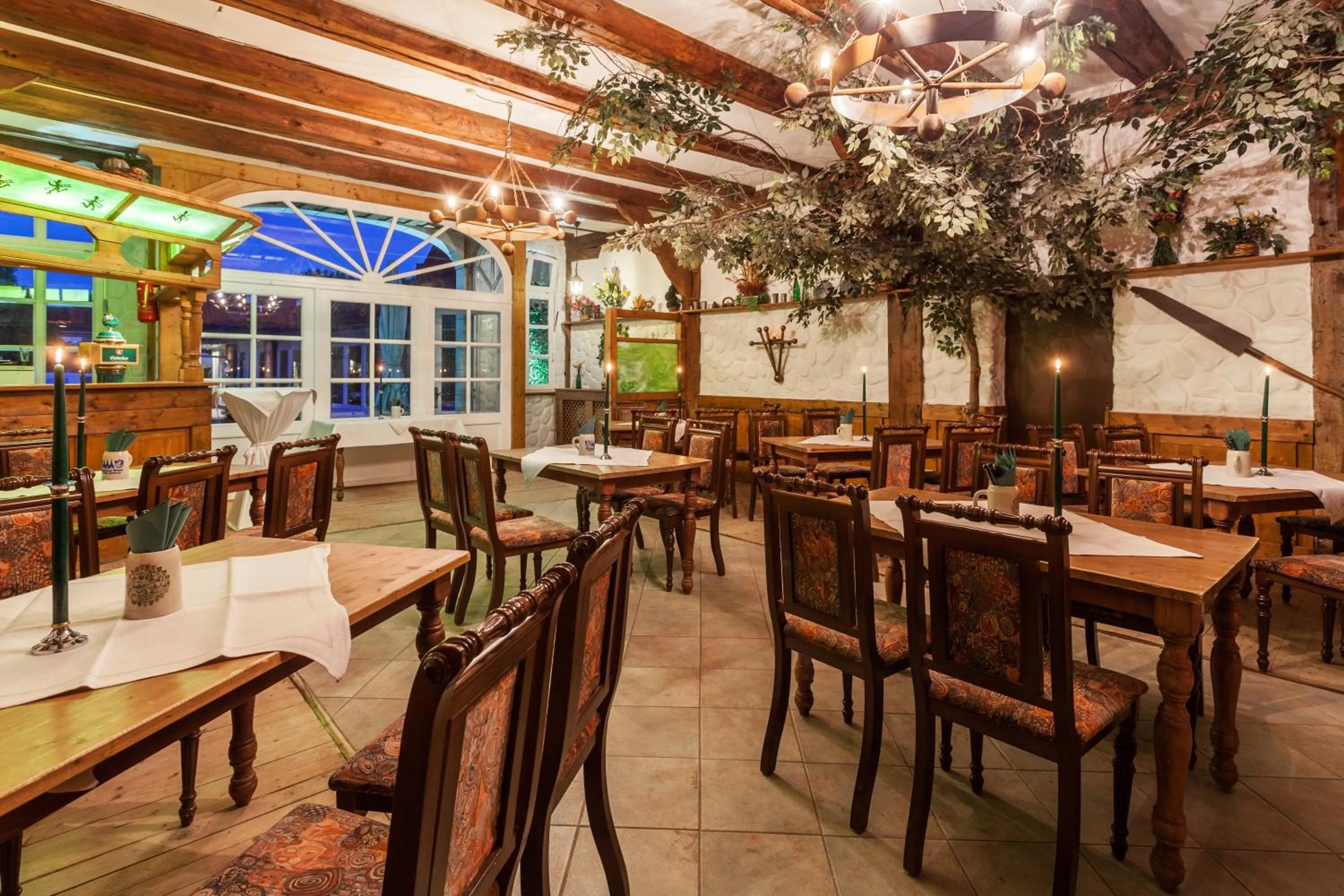 Restaurant/places to eat in Landhotel Zur Linde