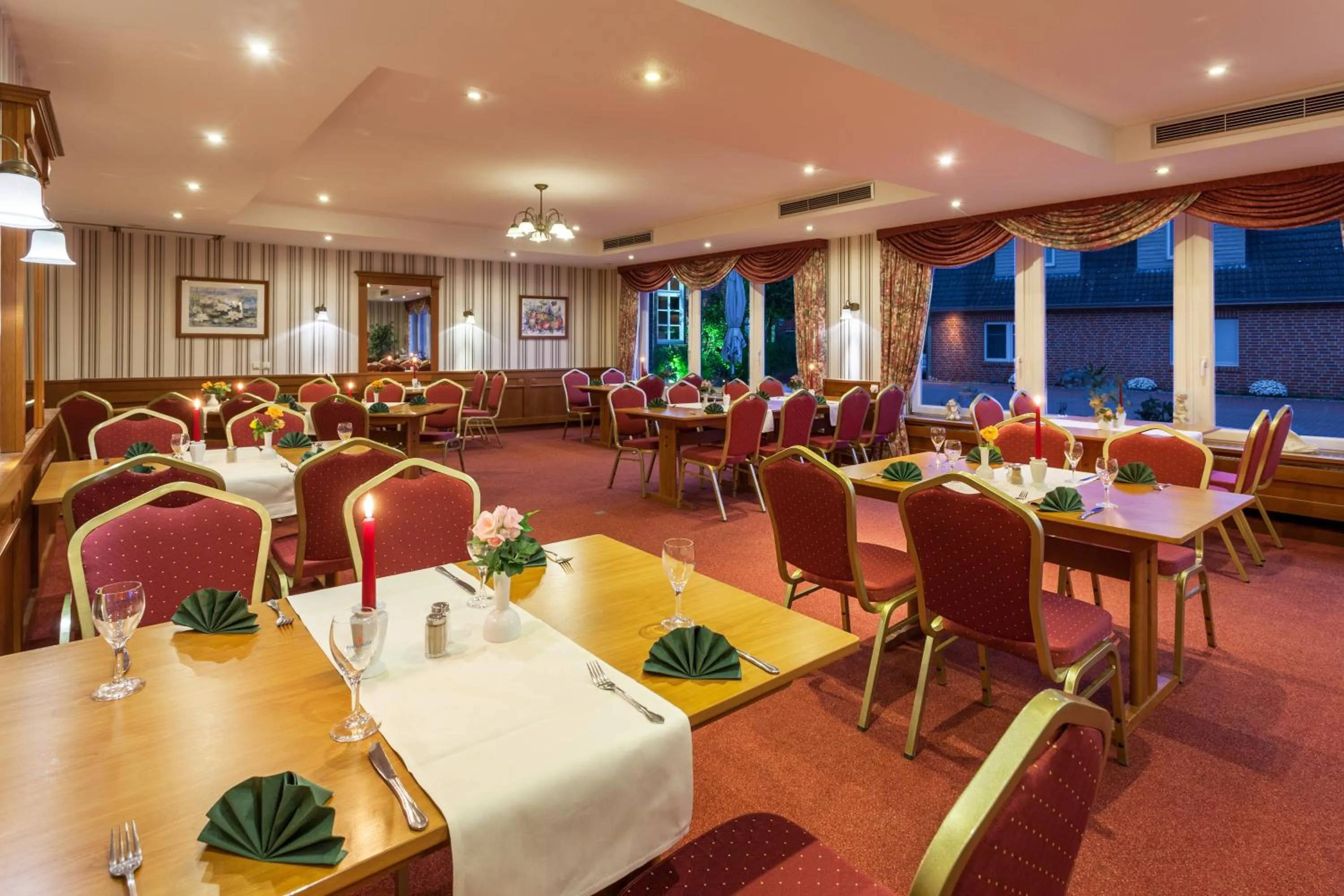 Restaurant/places to eat in Landhotel Zur Linde