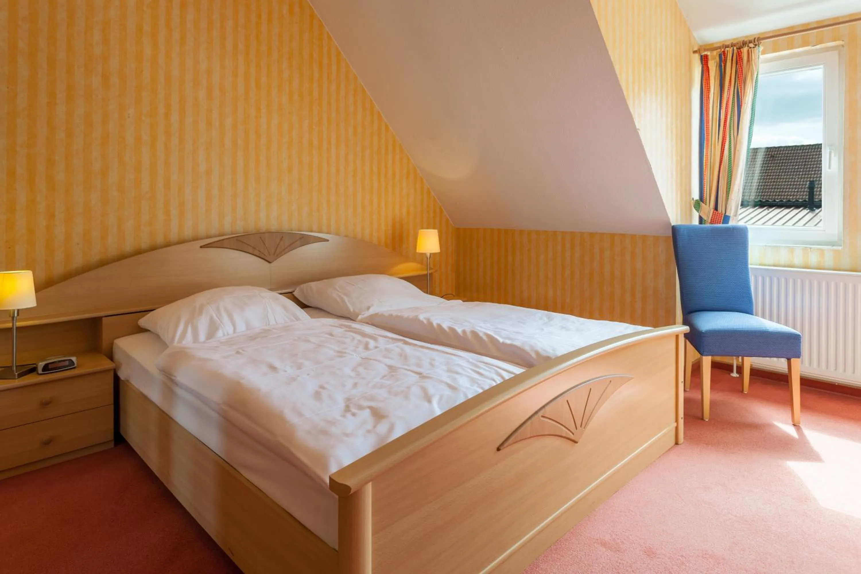 Bedroom, Bed in Landhotel Zur Linde