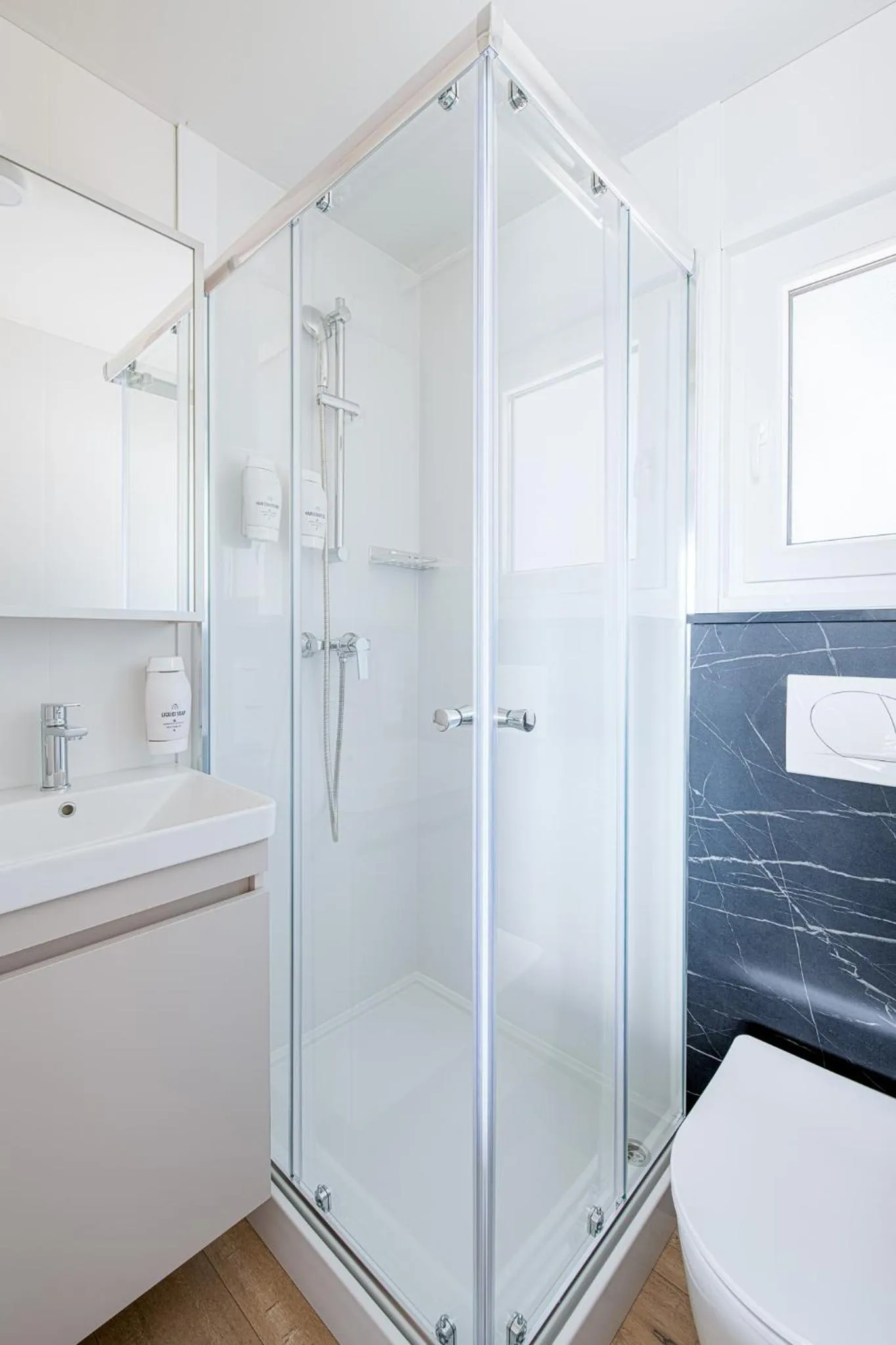 Shower in Elements Camping Selce Mobile homes