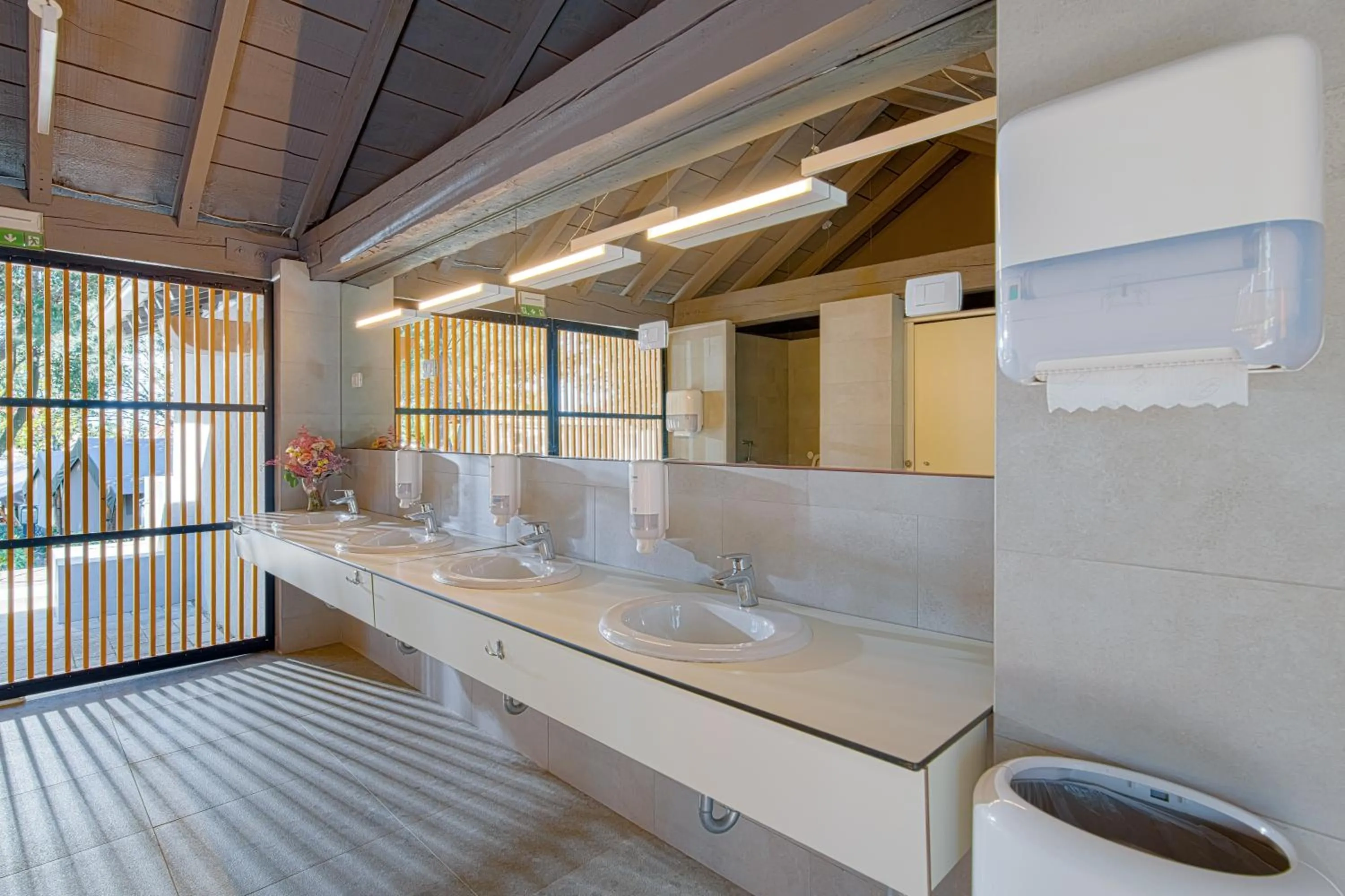 Toilet in Elements Camping Selce Mobile homes