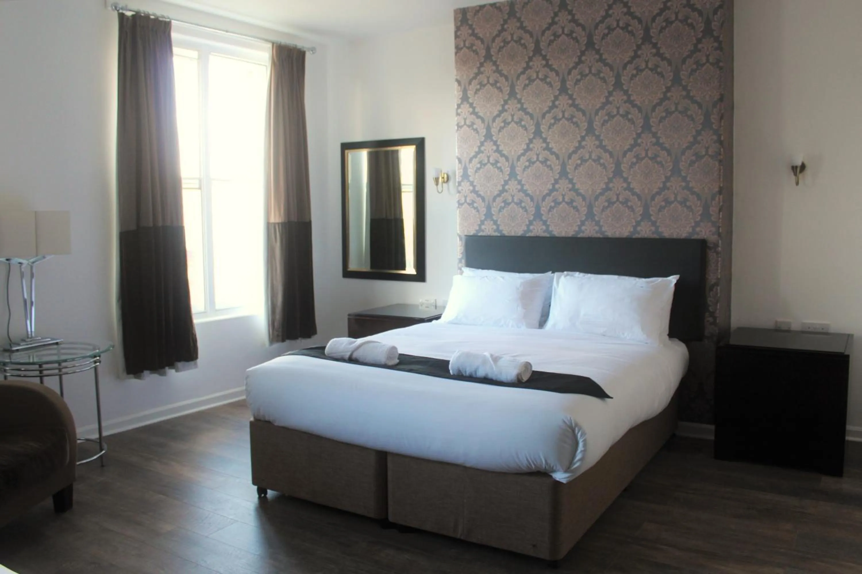Bed in Park Hotel & Apartments
