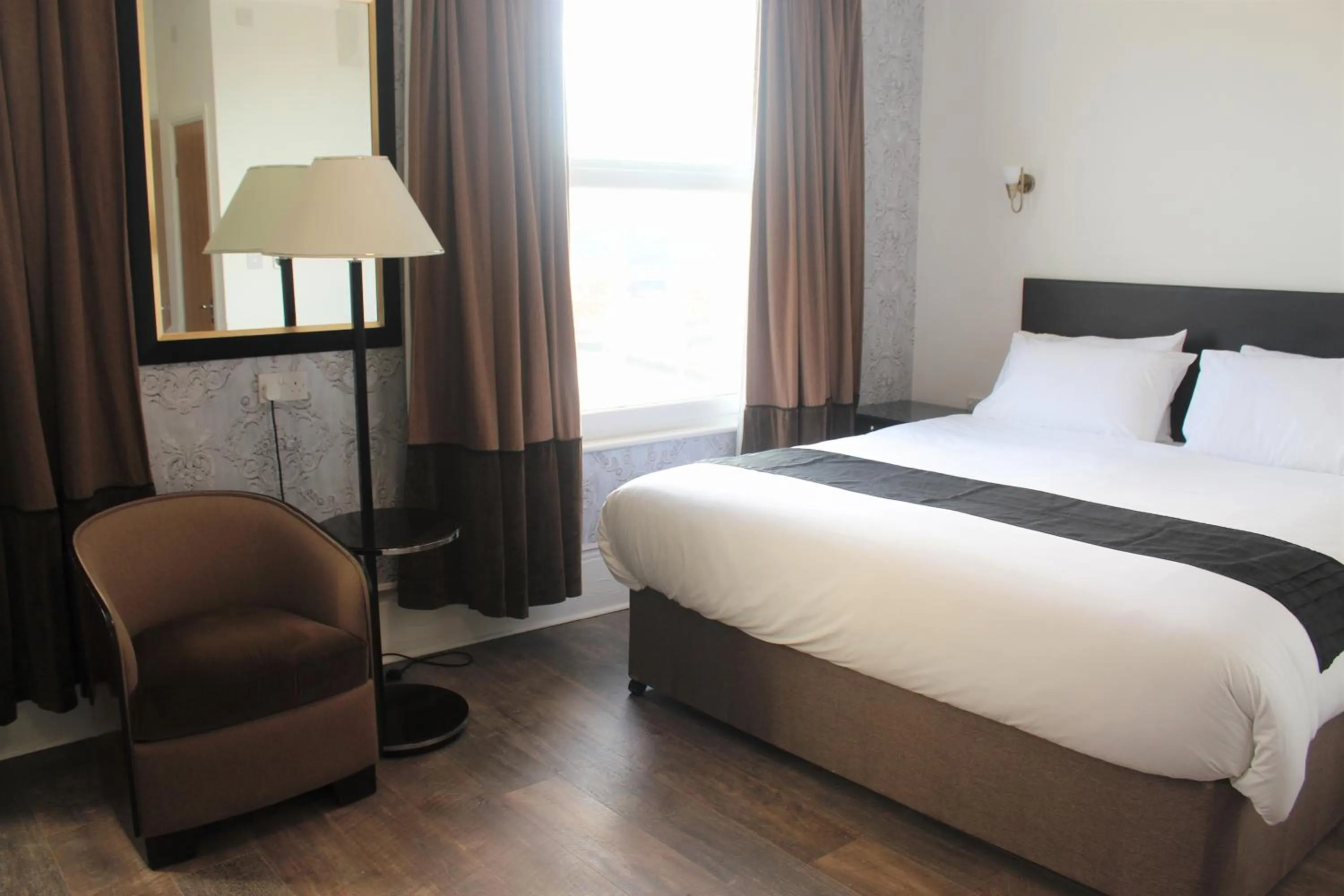 Bed in Park Hotel & Apartments