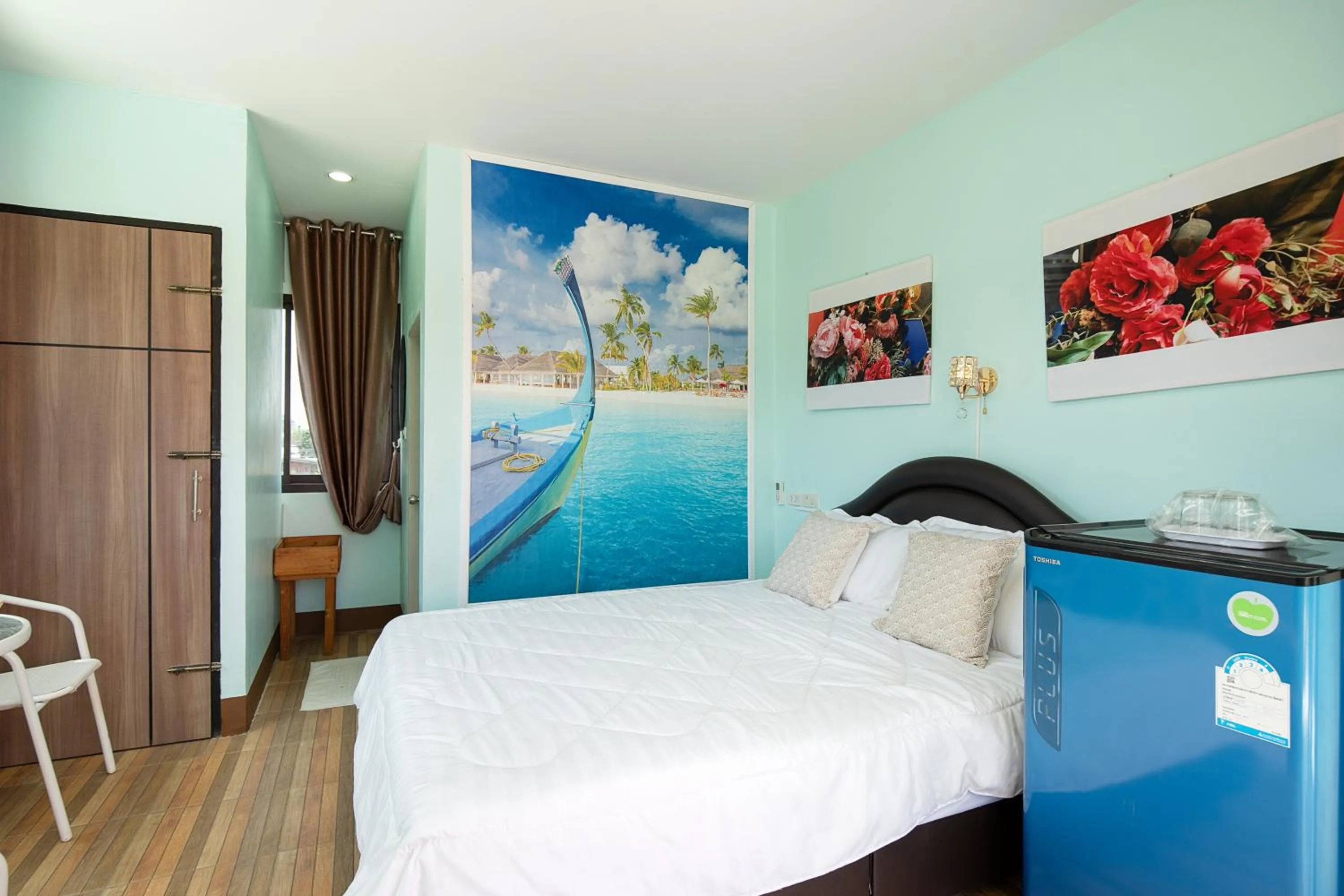 Photo of the whole room, Bed in Brown Home Sattahip @ 19