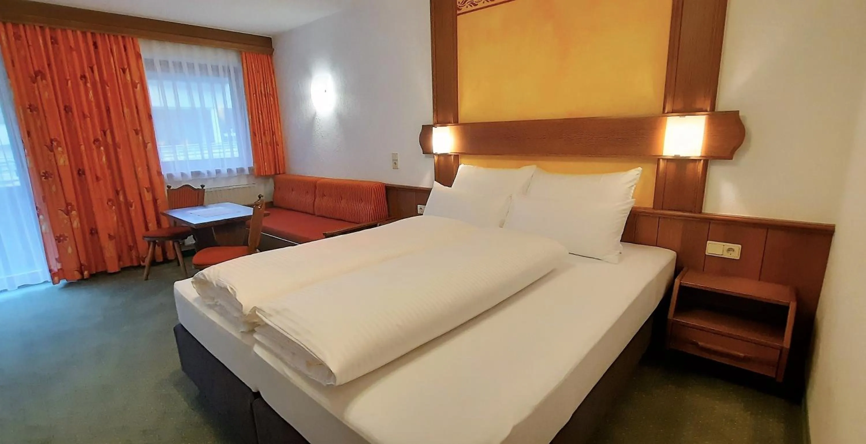 Photo of the whole room, Bed in Hotel Garni Belvedere