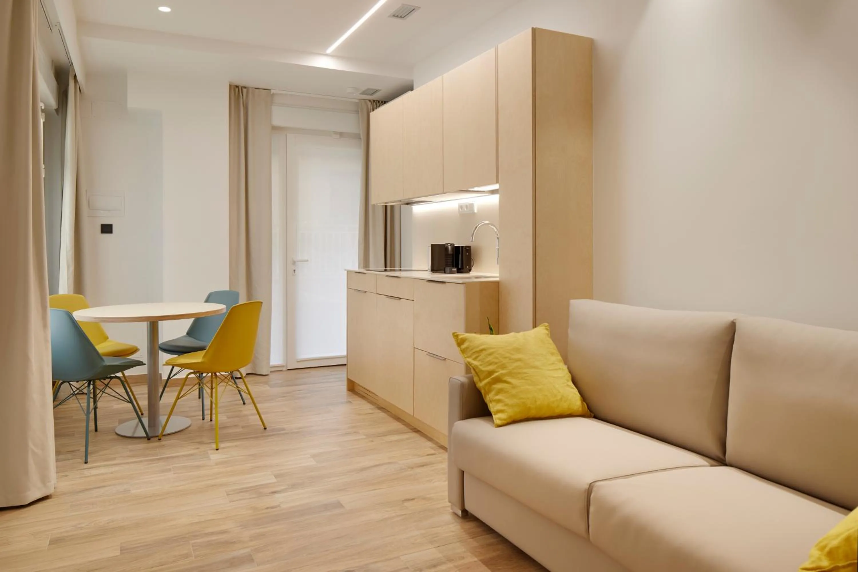 Dining area in Apartamentos Isaga