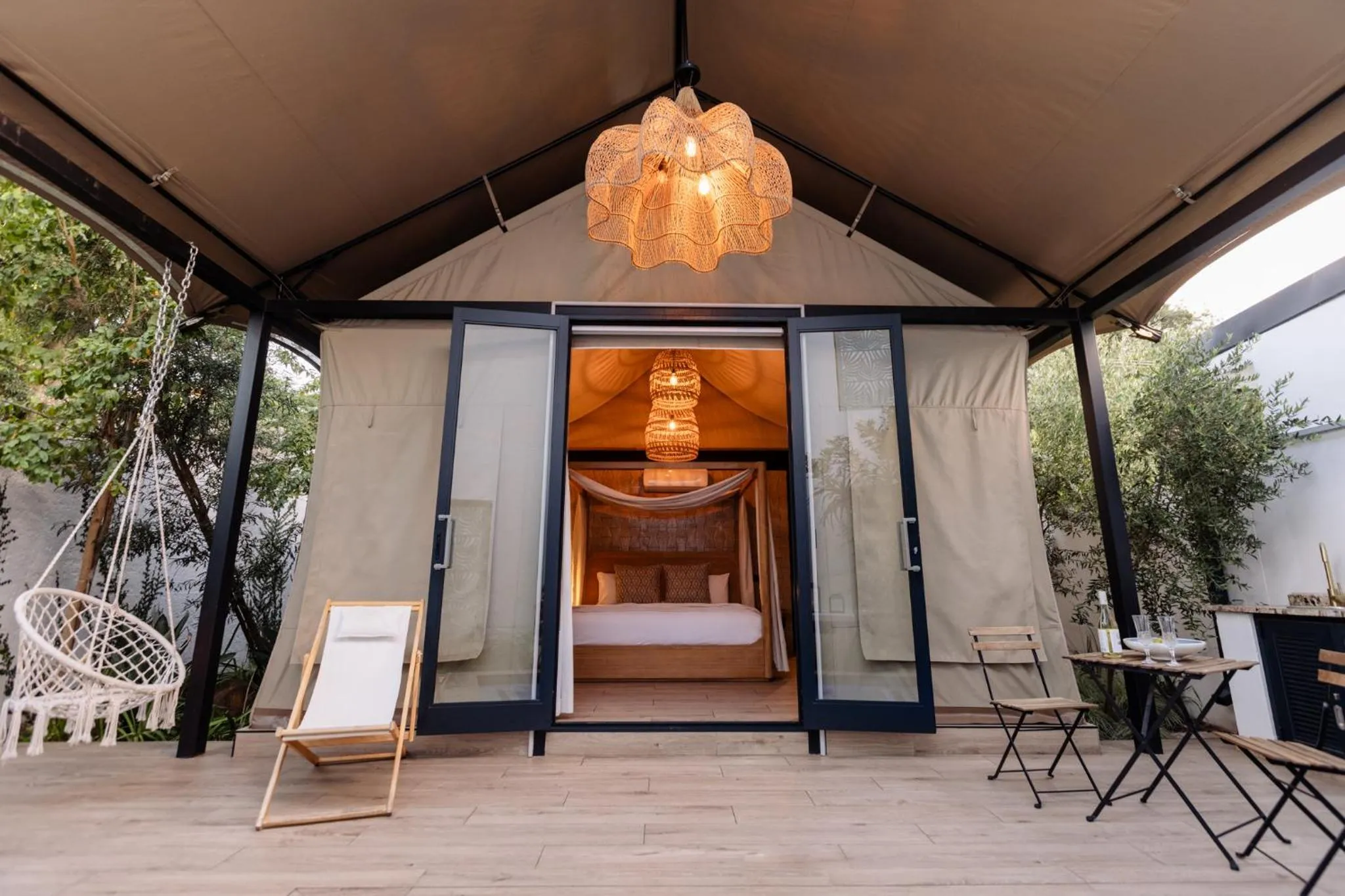 Patio in MINT Hotel 84 on Katherine