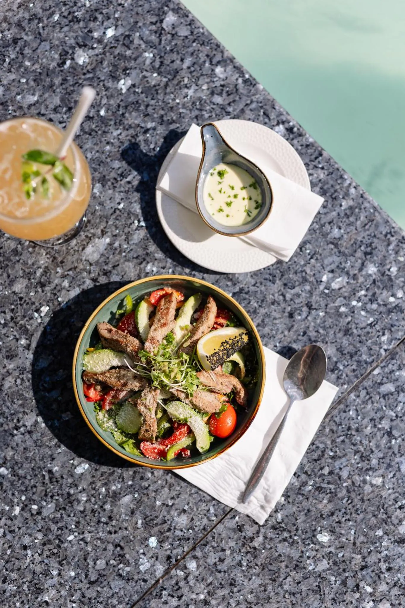 Restaurant/places to eat in MINT Hotel 84 on Katherine