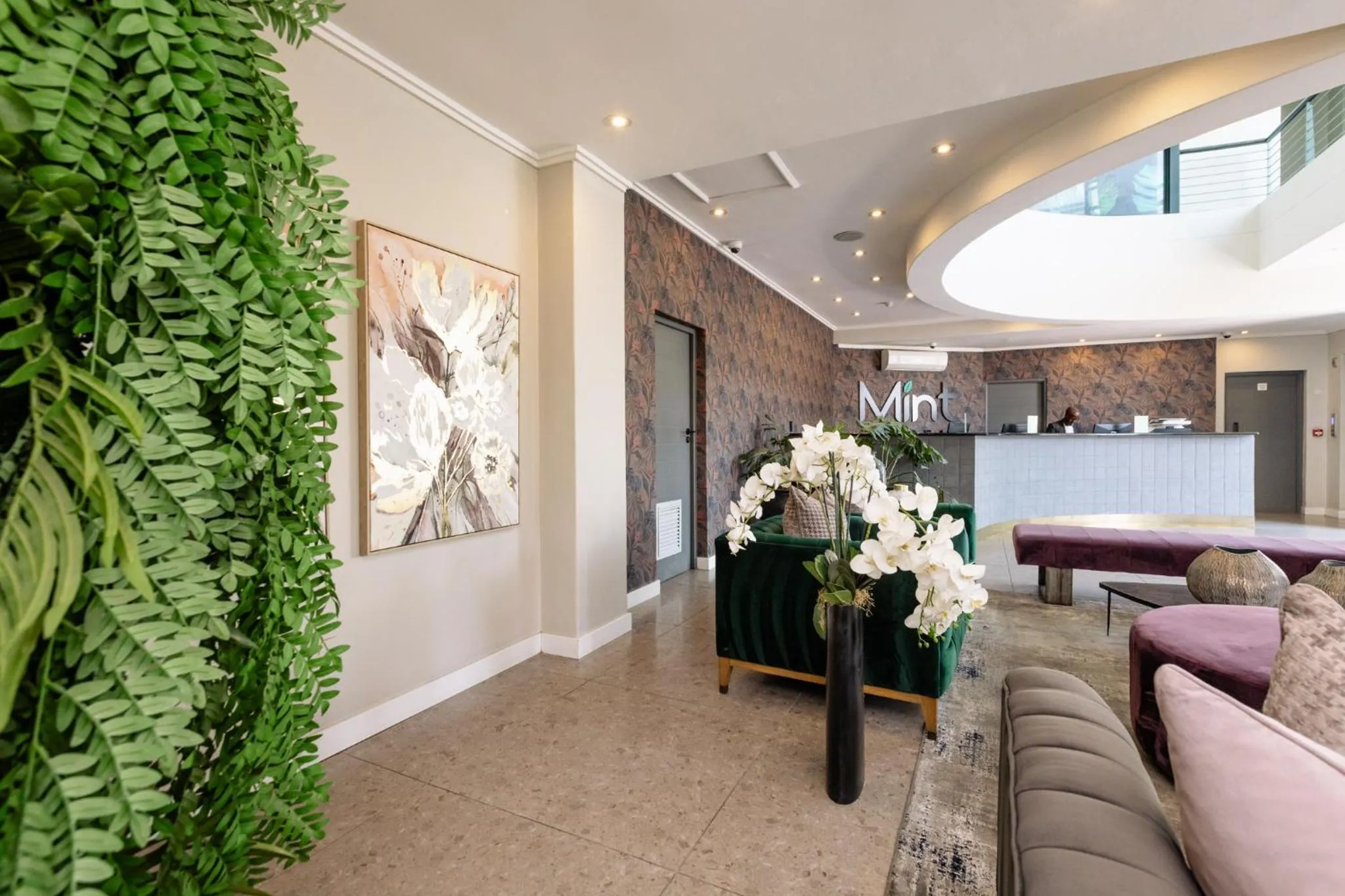 Lobby or reception in MINT Hotel 84 on Katherine