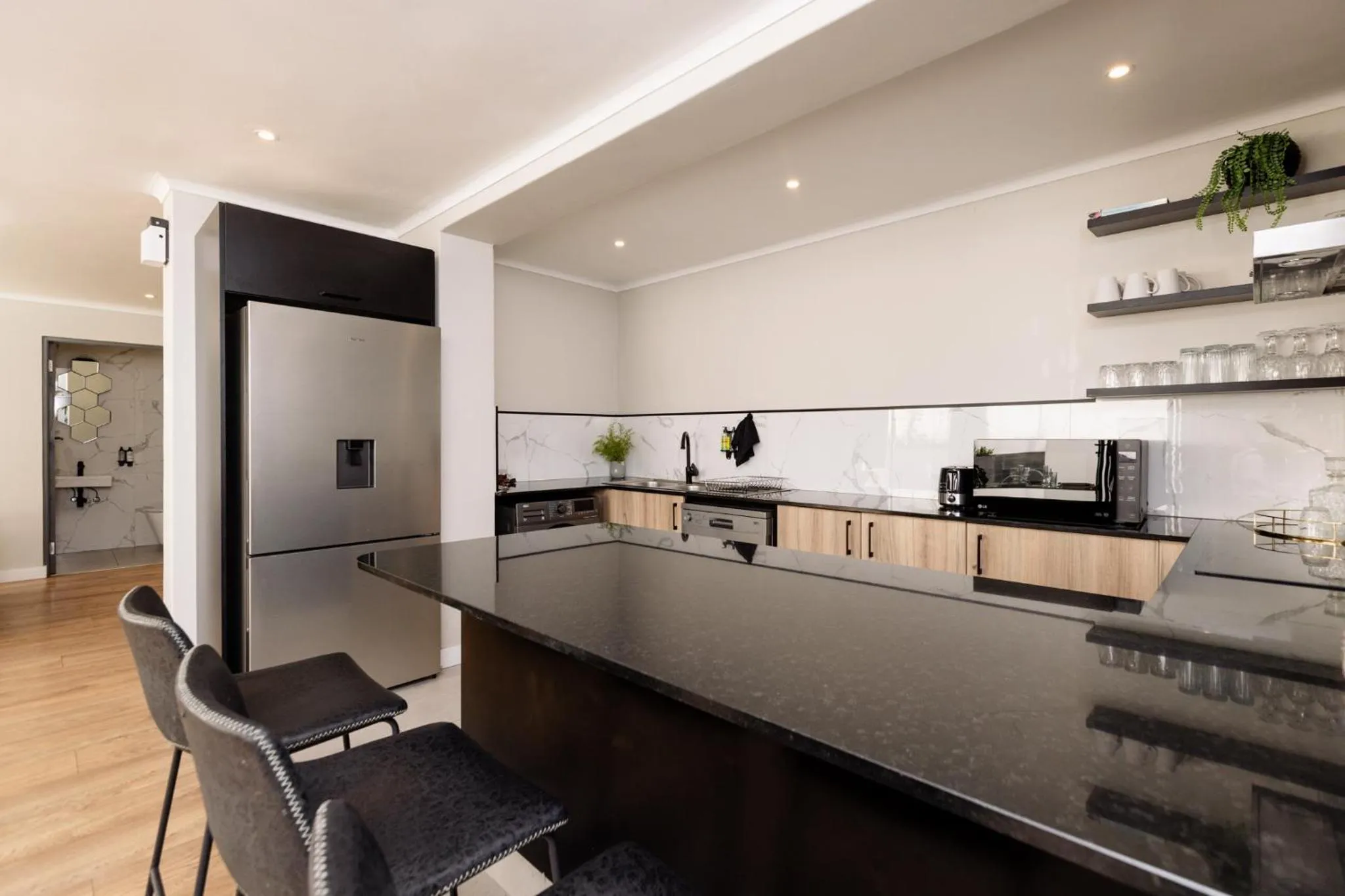 Kitchen or kitchenette in MINT Hotel 84 on Katherine