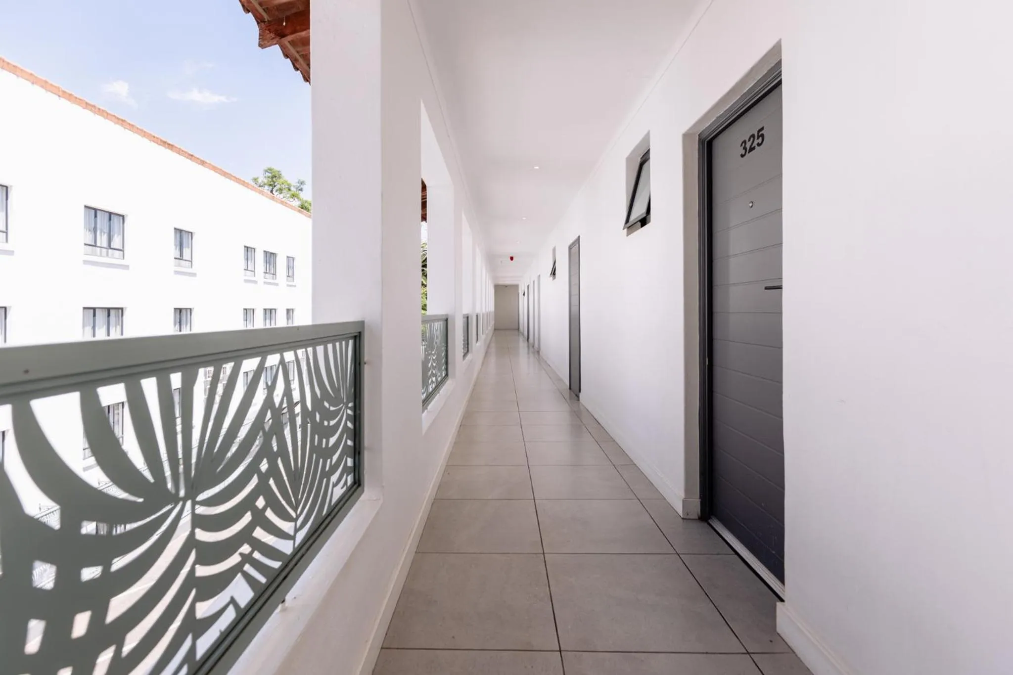 Facade/entrance in MINT Hotel 84 on Katherine