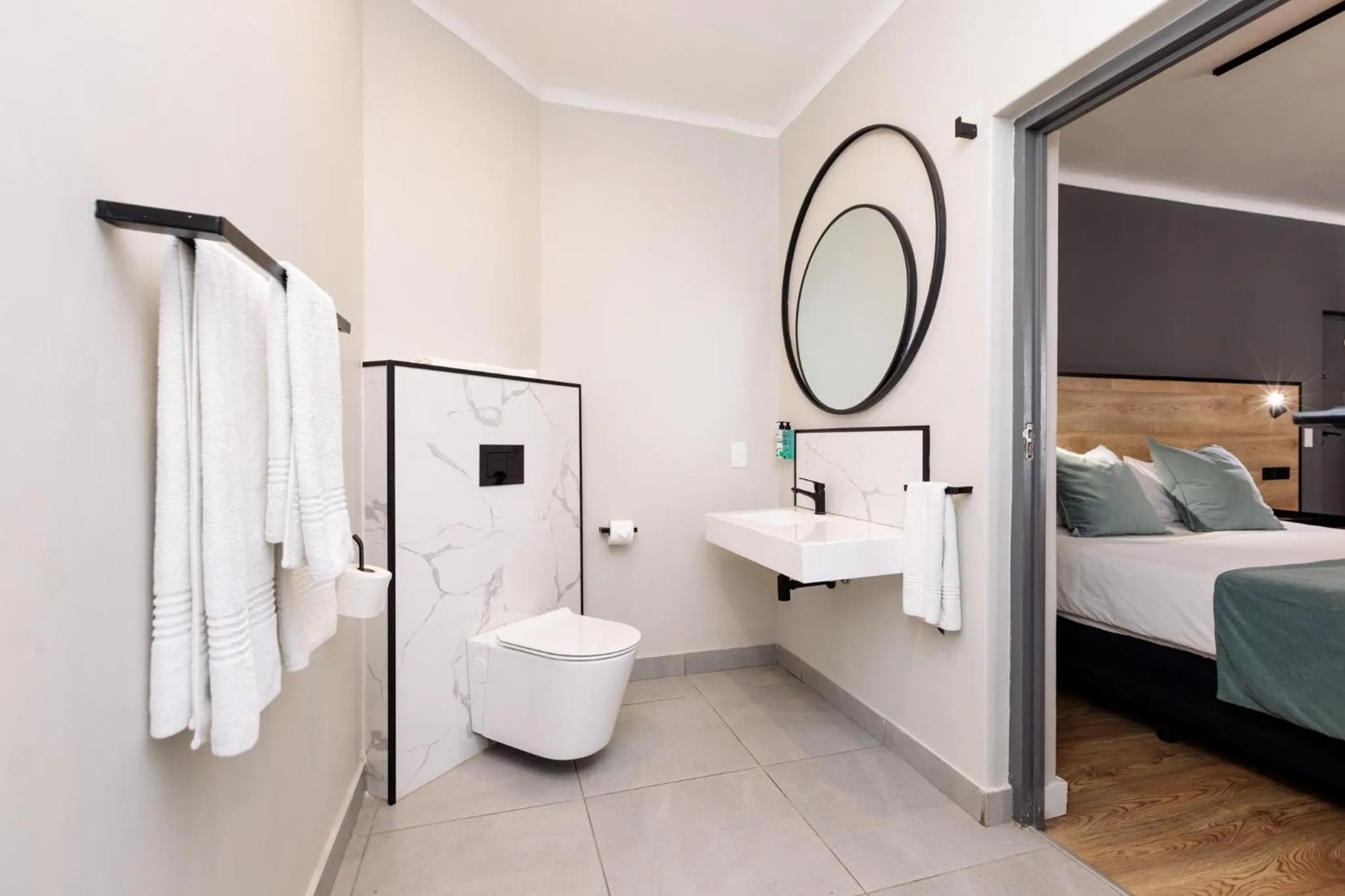 Bathroom, Bed in MINT Hotel 84 on Katherine