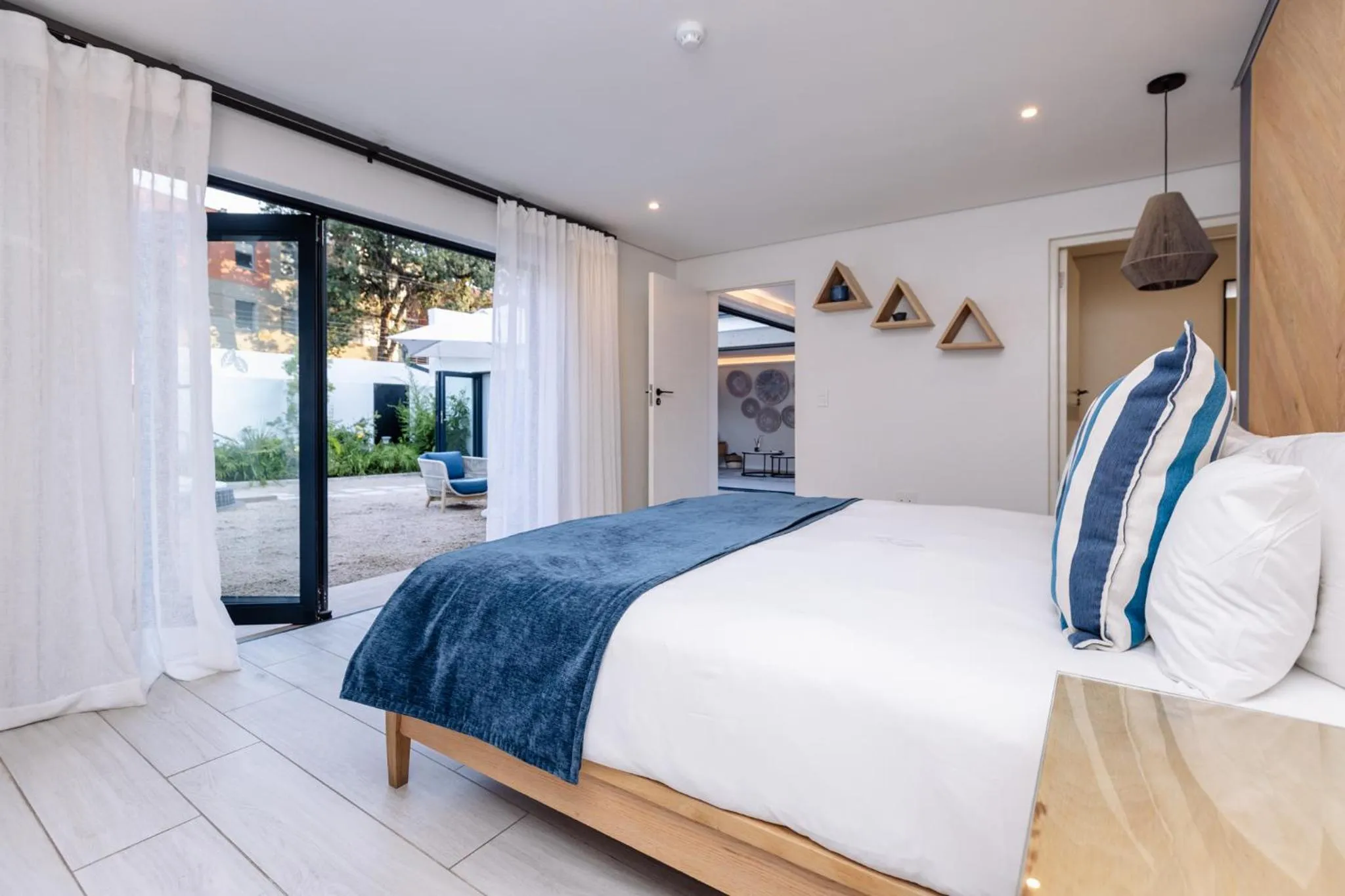 Bed in MINT Hotel 84 on Katherine