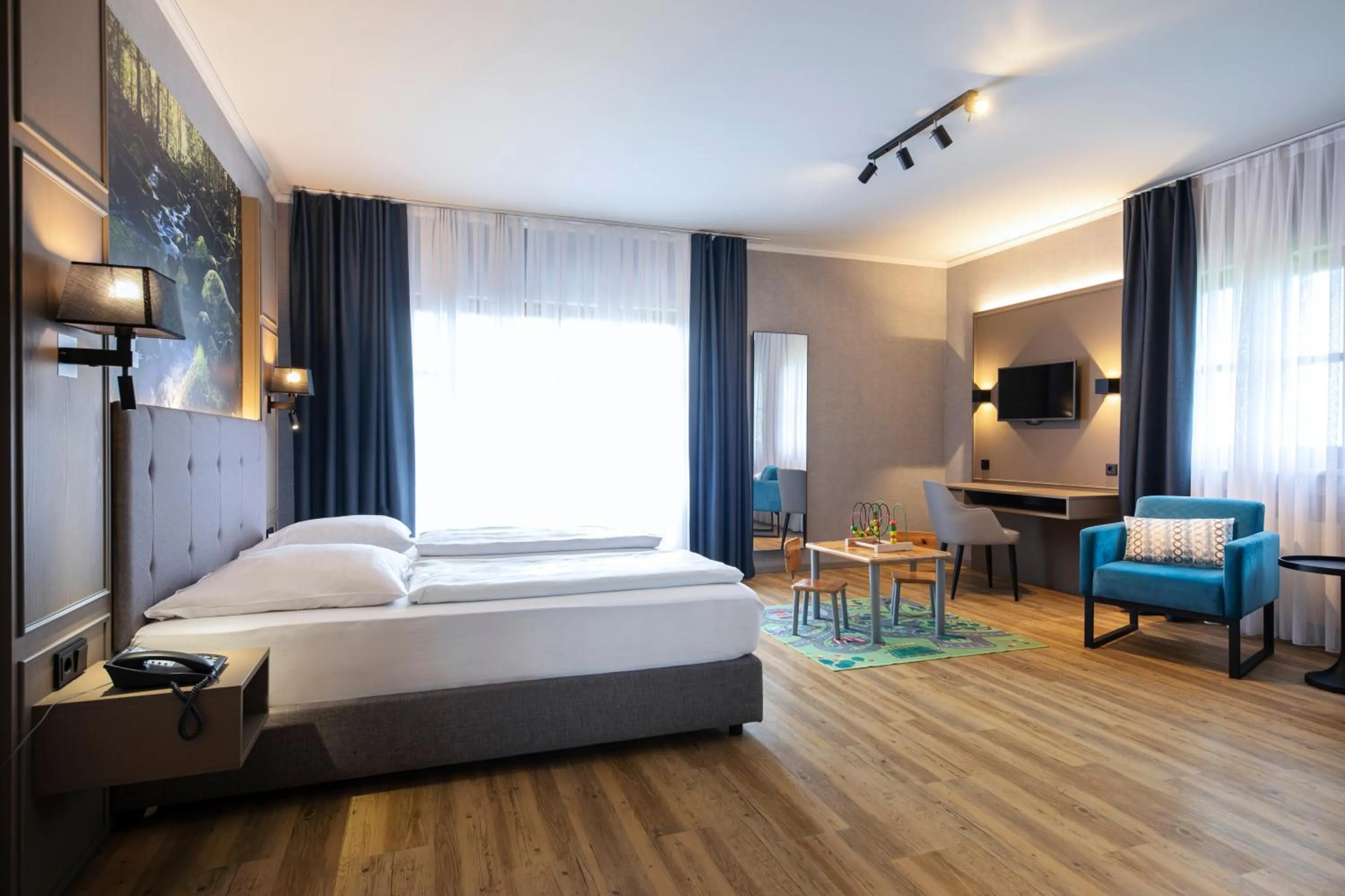 Photo of the whole room, Bed in Roomingtons City Waldkirchen