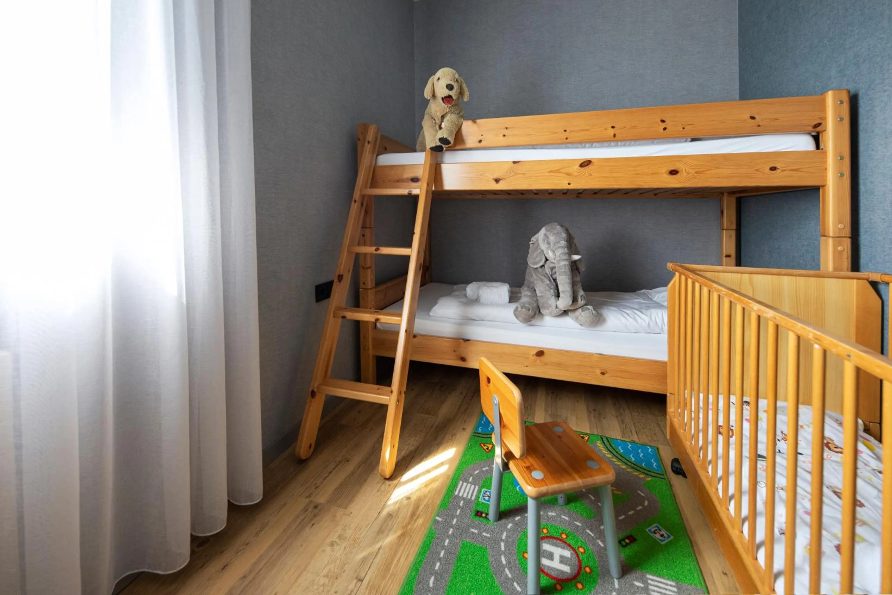 Photo of the whole room, Bed in Roomingtons City Waldkirchen