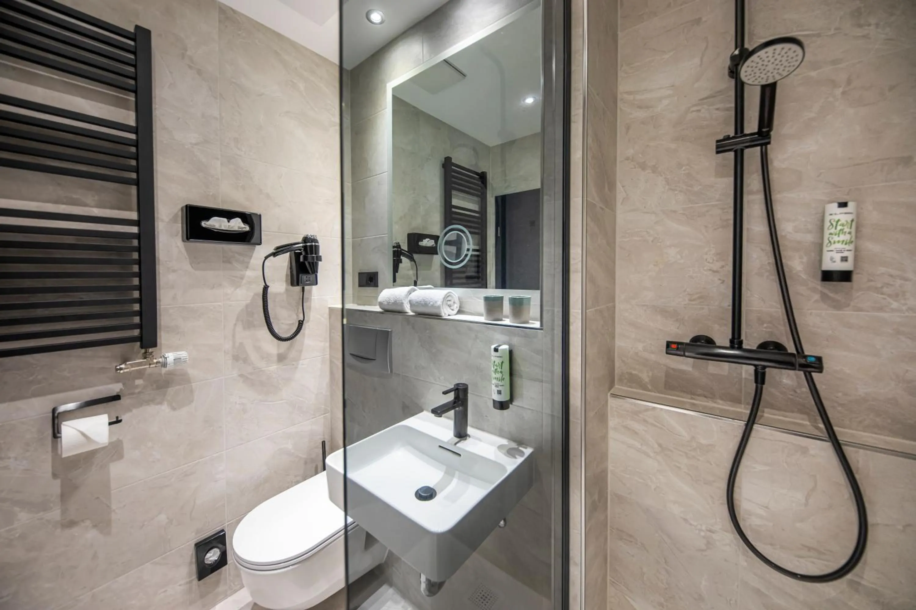 Bathroom in Roomingtons City Waldkirchen