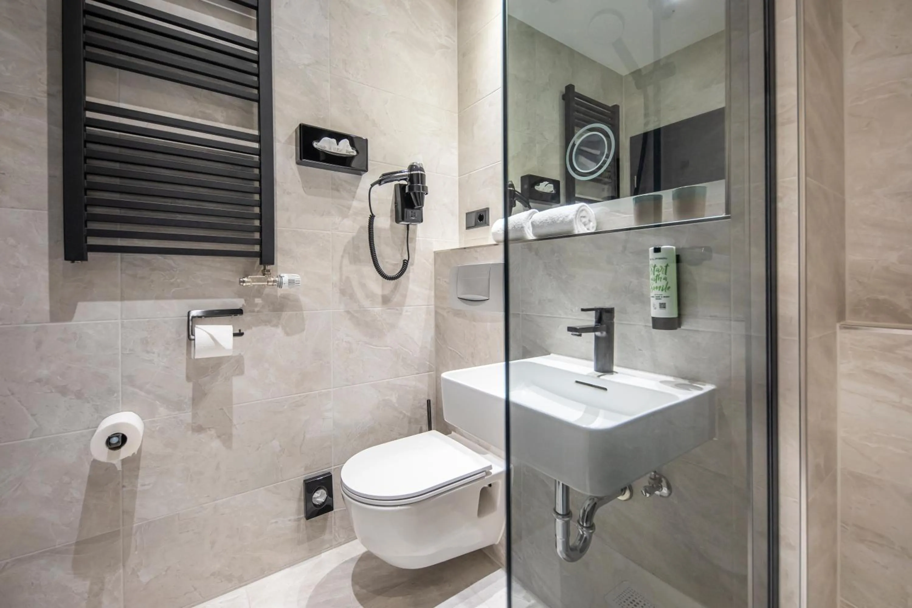 Bathroom in Roomingtons City Waldkirchen