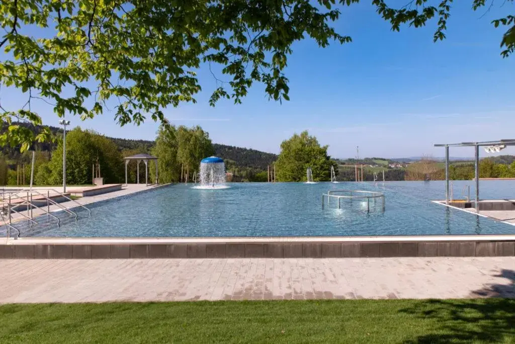 Swimming pool in Michel Hotel Waldkirchen am Badepark Swimming pool in Michel Hotel Waldkirchen am Badepark