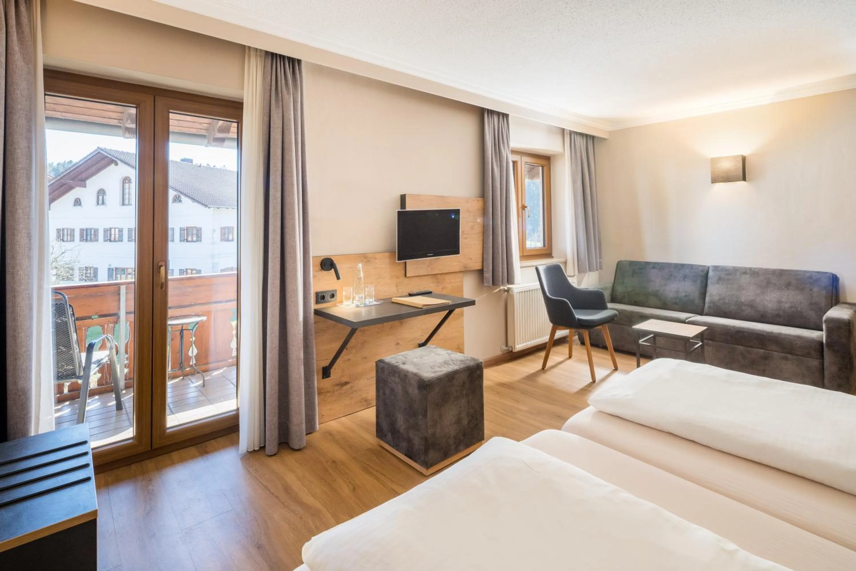 Photo of the whole room, Bed in Hotel-Gasthof Huber