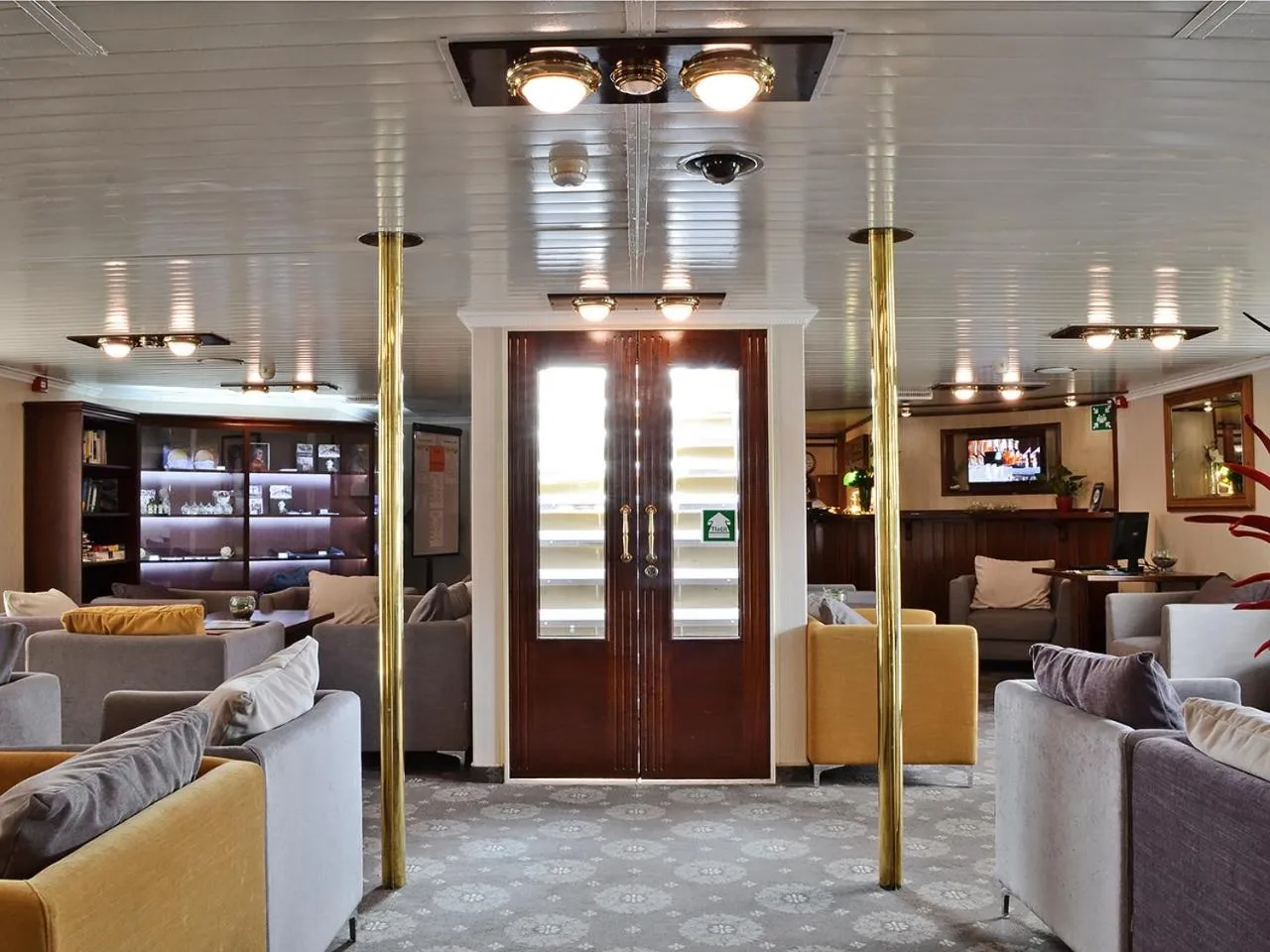 Lobby or reception in Florentina boat