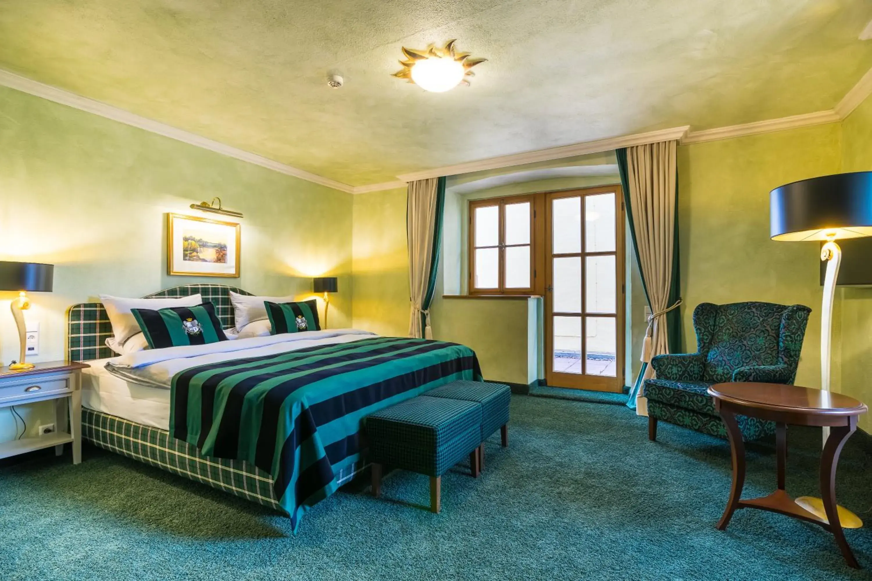 Photo of the whole room, Bed in Schlosshotel Weyberhöfe Photo of the whole room, Bed in Schlosshotel Weyberhöfe