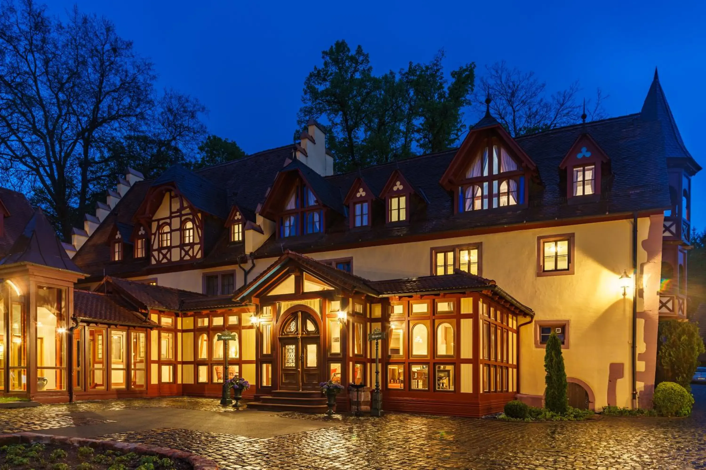 Facade/entrance in Schlosshotel Weyberhöfe Facade/entrance in Schlosshotel Weyberhöfe