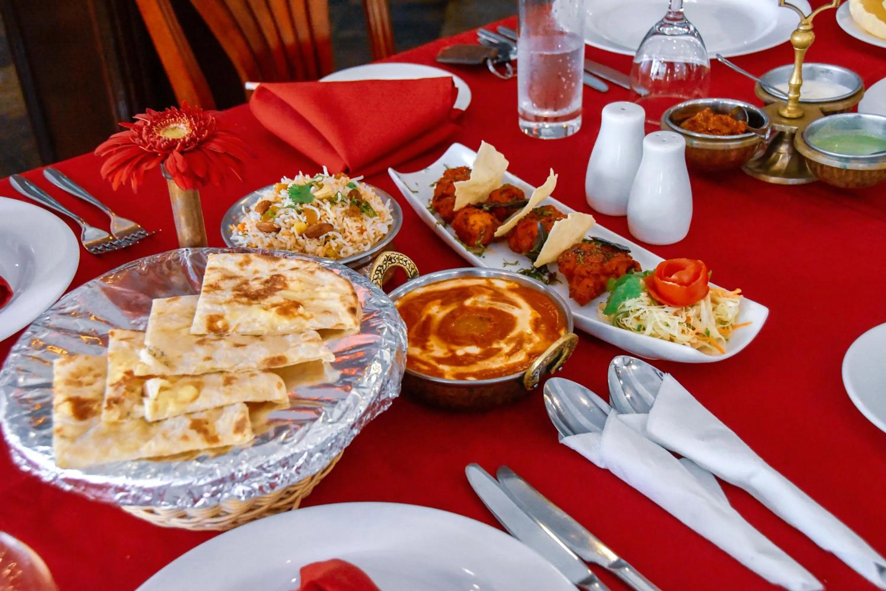 Restaurant/places to eat in Oceanic Villa