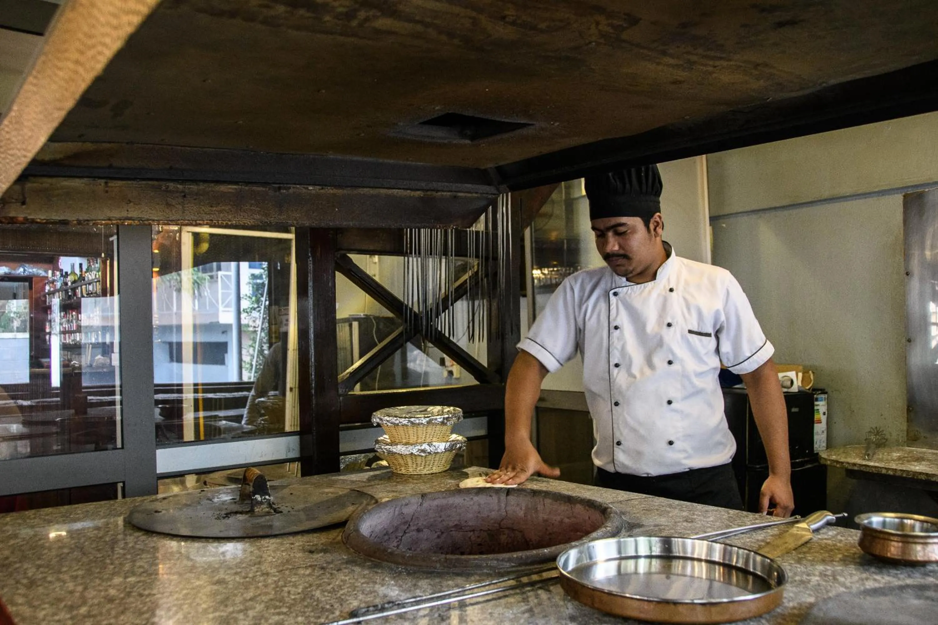 Restaurant/places to eat in Oceanic Villa