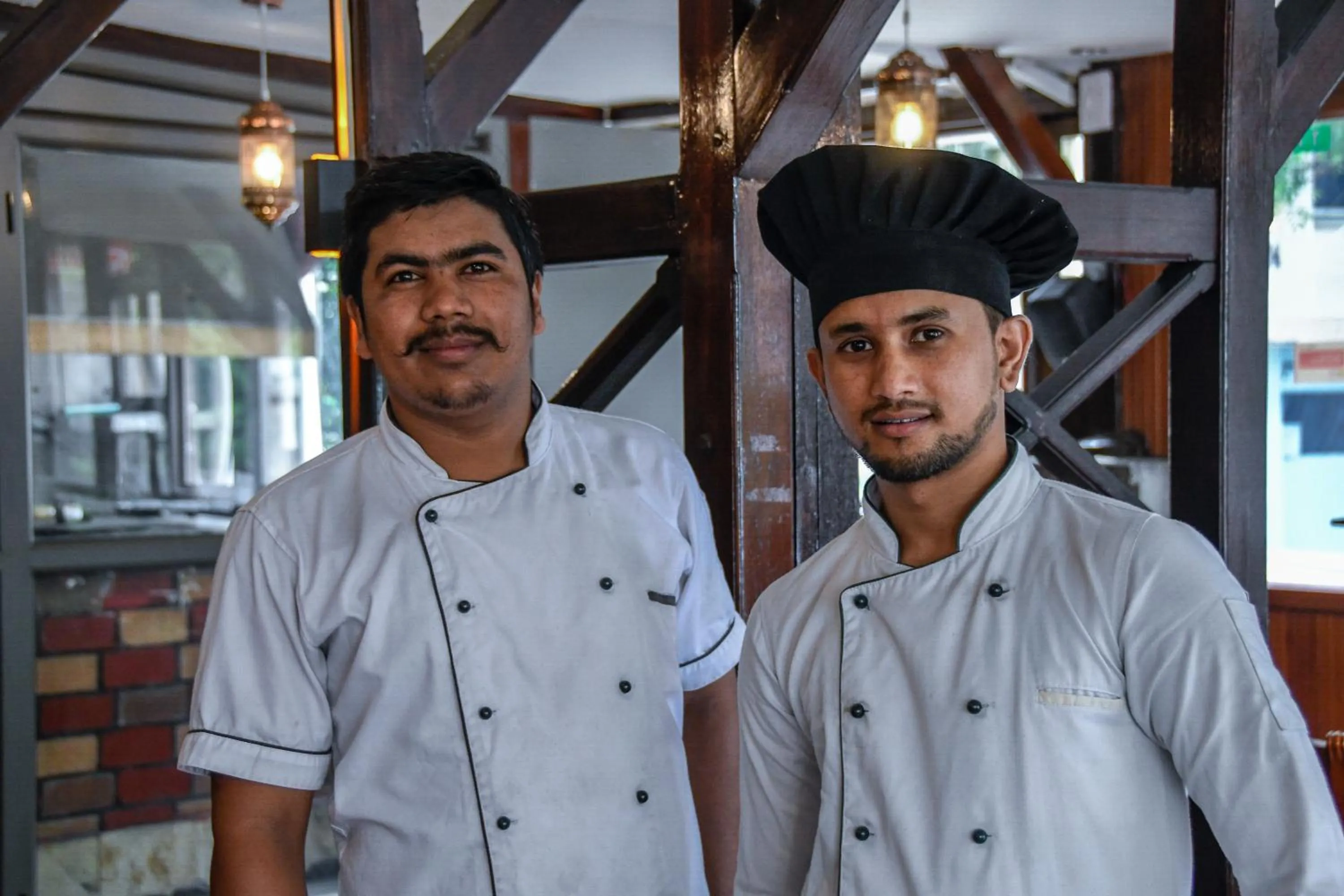 Restaurant/places to eat in Oceanic Villa