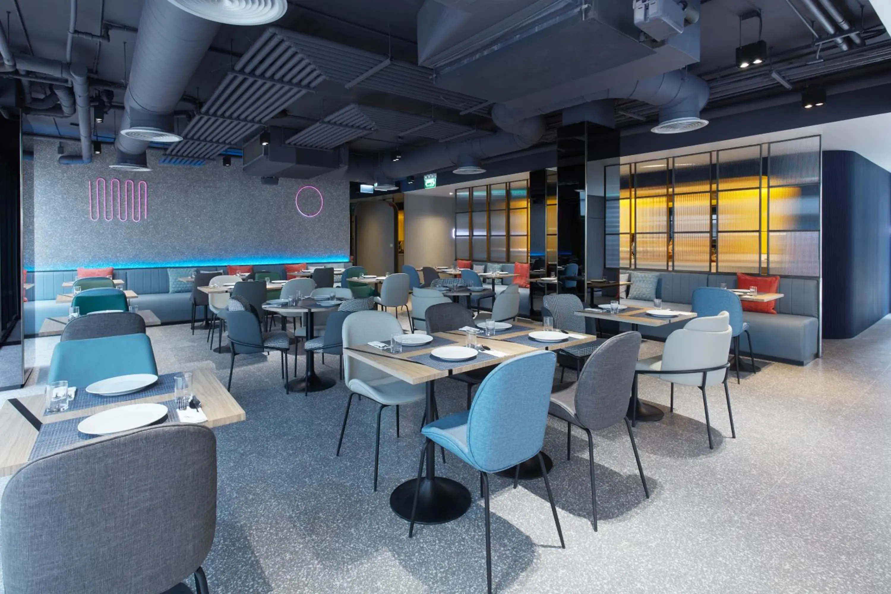 Restaurant/places to eat in The Quarter Silom by UHG Restaurant/places to eat in The Quarter Silom by UHG