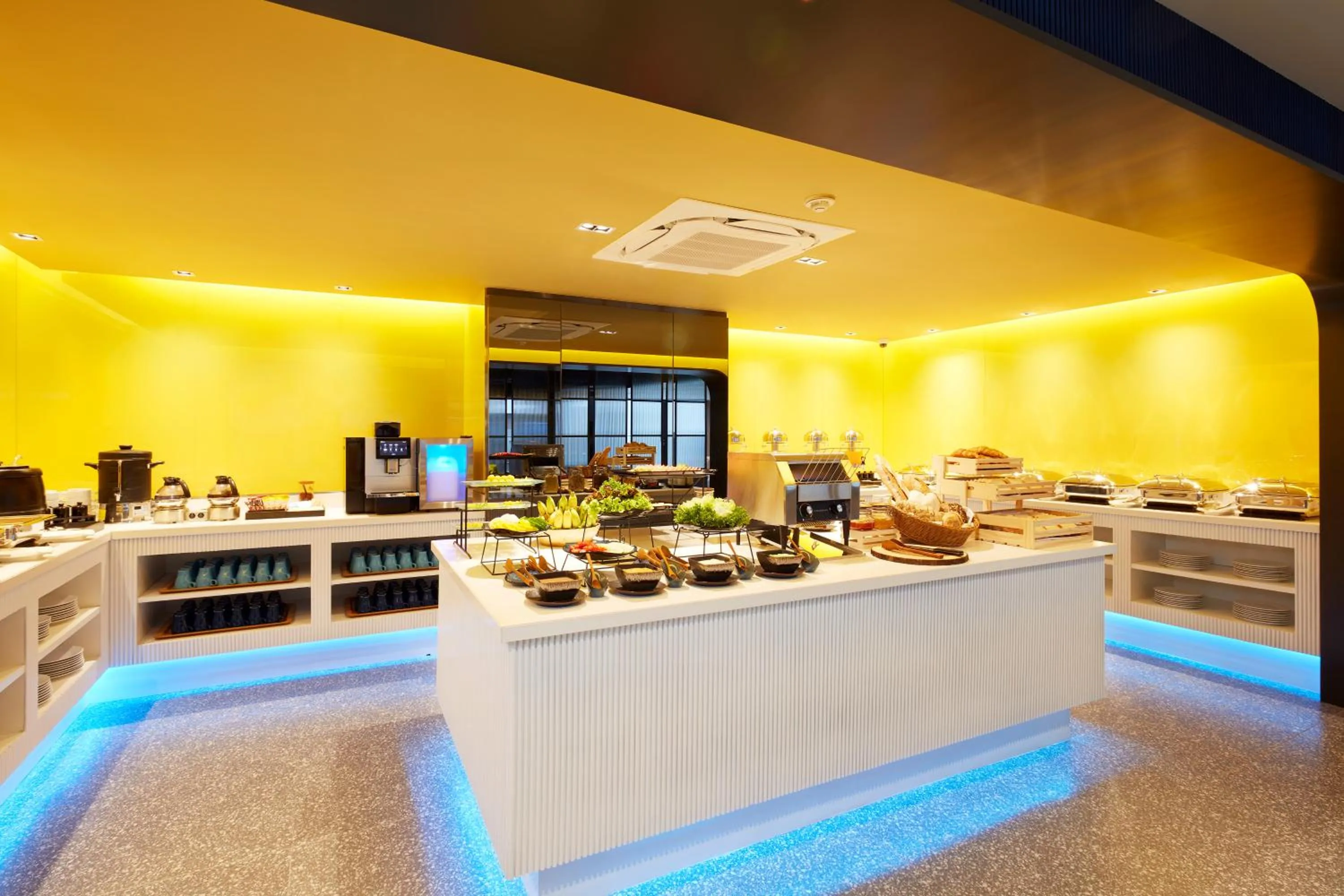 Buffet breakfast in The Quarter Silom by UHG