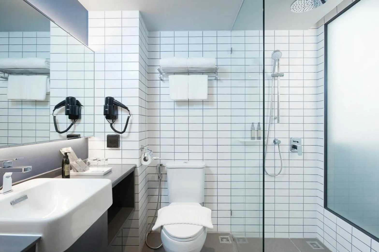 Toilet in The Quarter Silom by UHG