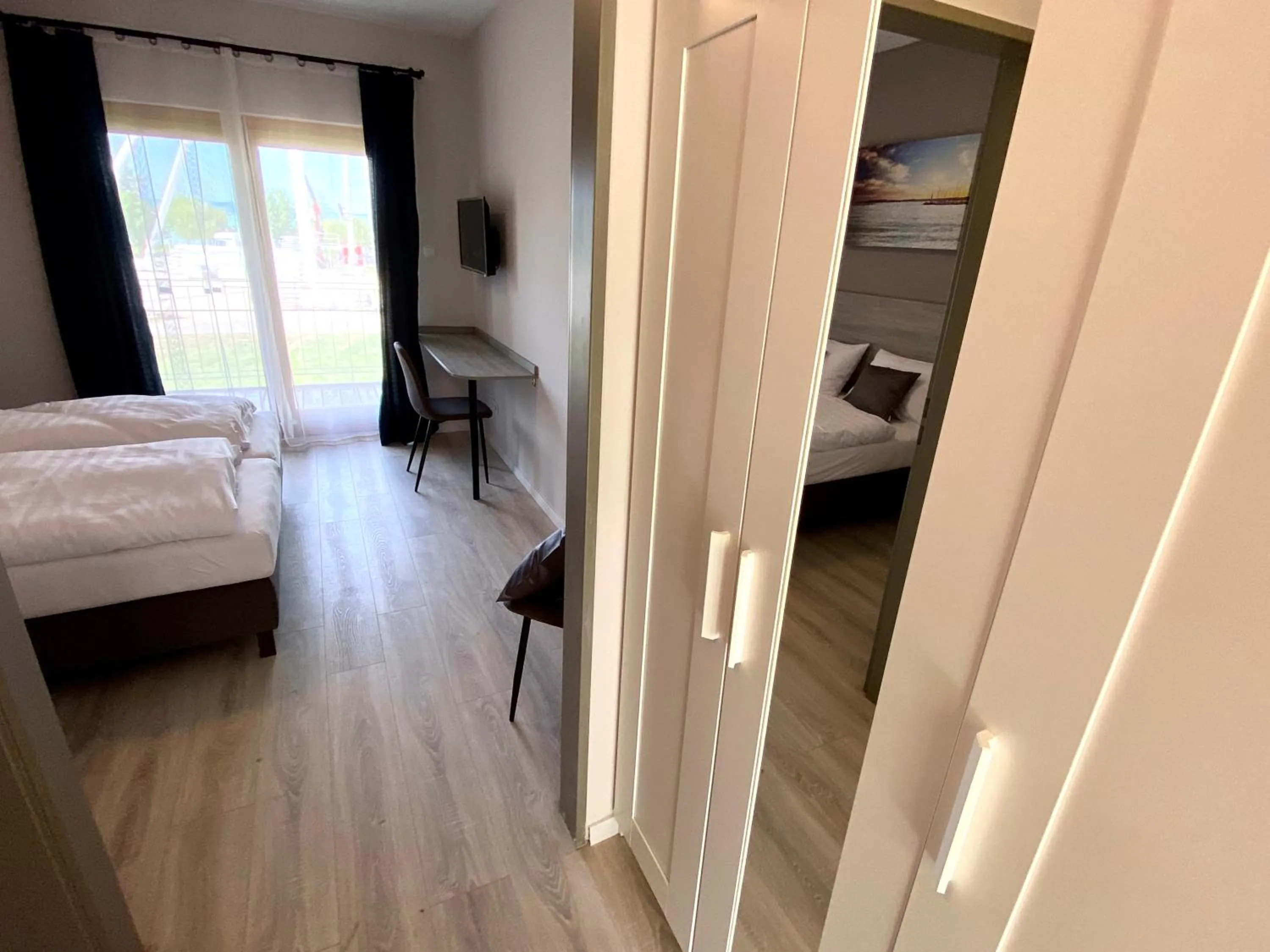 Bedroom, Bed in Holiday Hotel Siófok