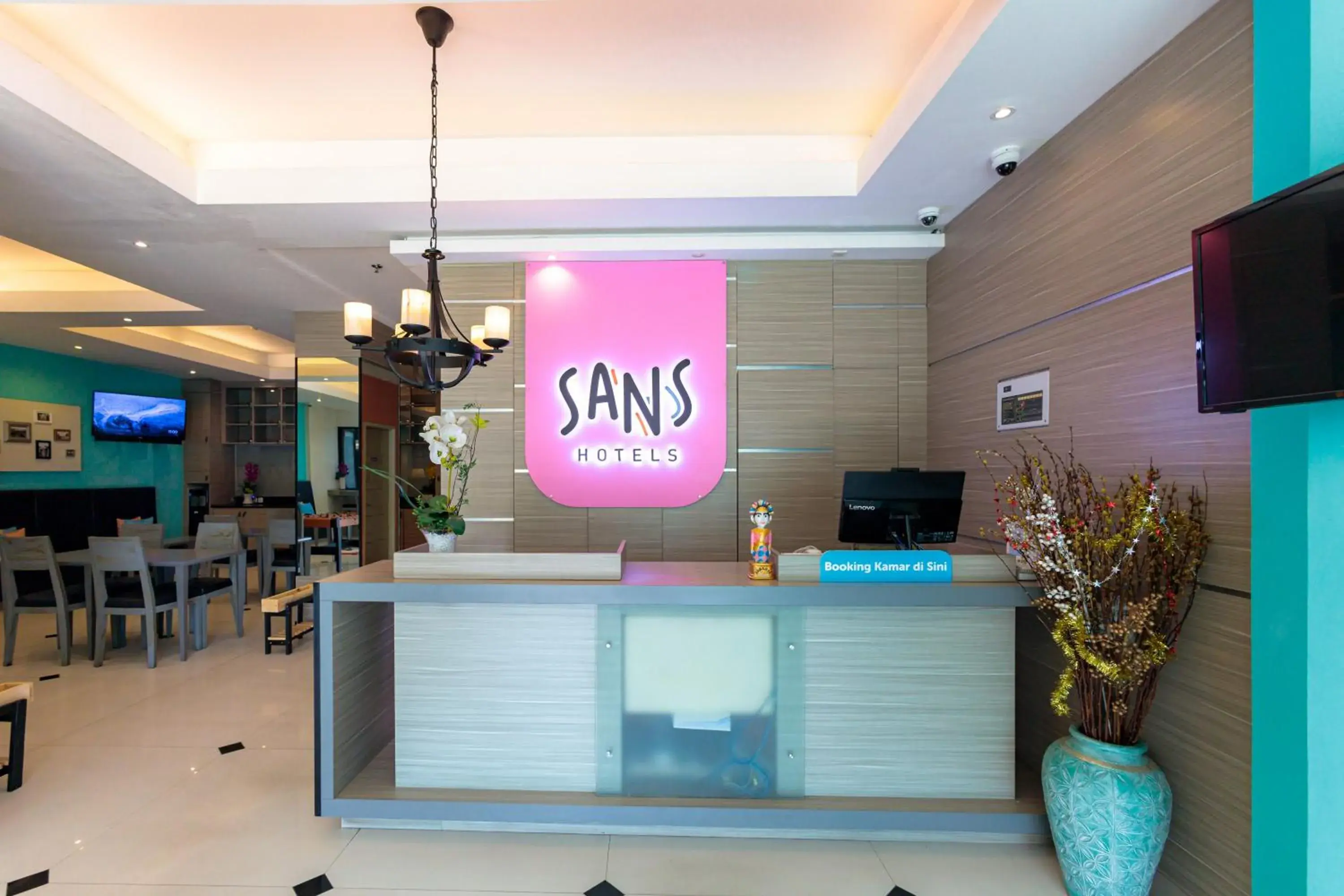 Sans Hotel Liv Ancol by RedDoorz Sans Hotel Liv Ancol by RedDoorz