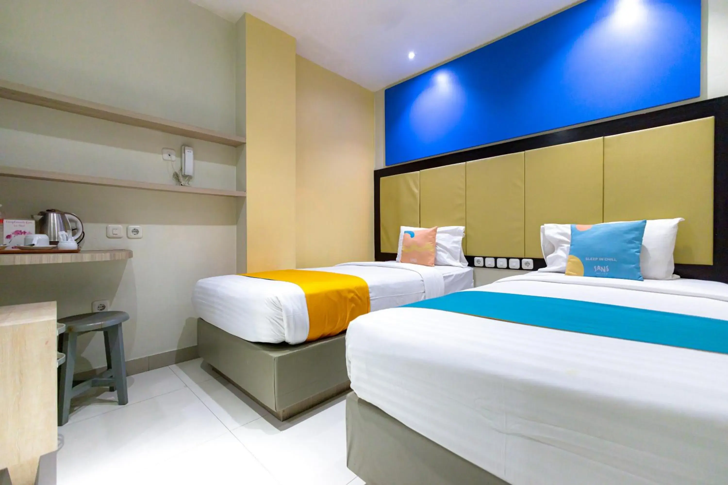 Deluxe Twin Room in Sans Hotel Liv Ancol by RedDoorz Deluxe Twin Room in Sans Hotel Liv Ancol by RedDoorz