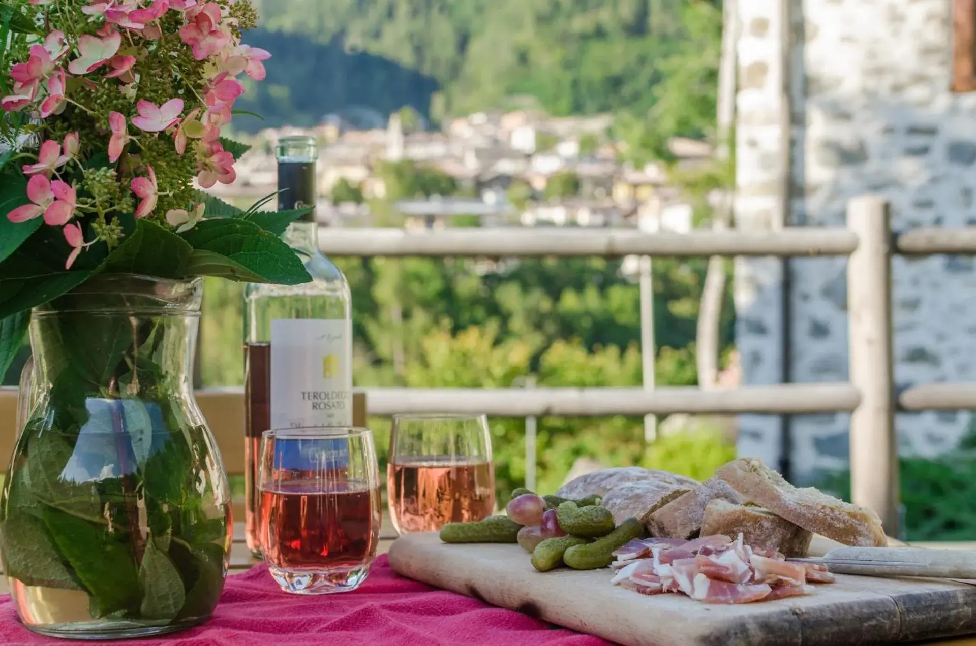 Two-Bedroom Apartment with Mountain View in Maso Noce Two-Bedroom Apartment with Mountain View in Maso Noce