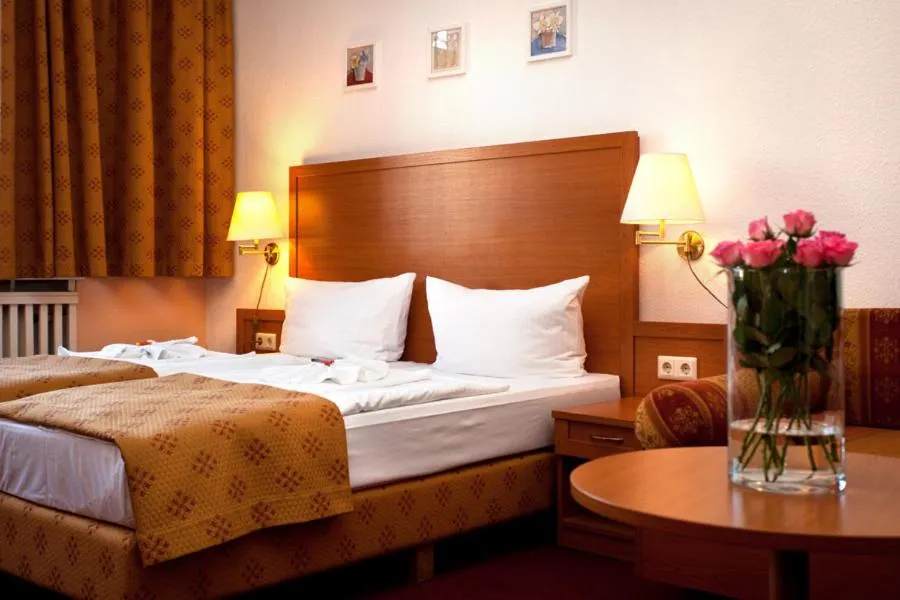 Decorative detail, Bed in Hotel Aster an der Messe