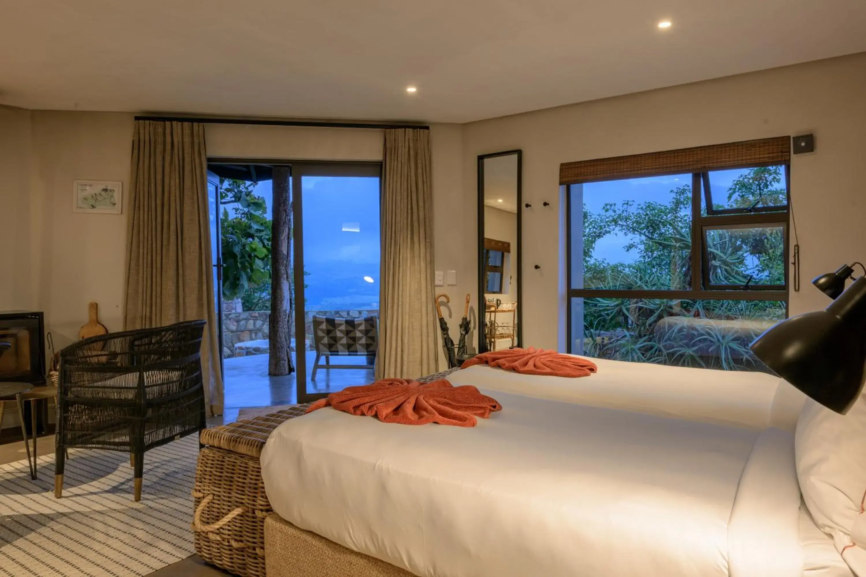 Traditional Twin Room in Zulu Rock Lodge - Babanango Game Reserve Traditional Twin Room in Zulu Rock Lodge - Babanango Game Reserve